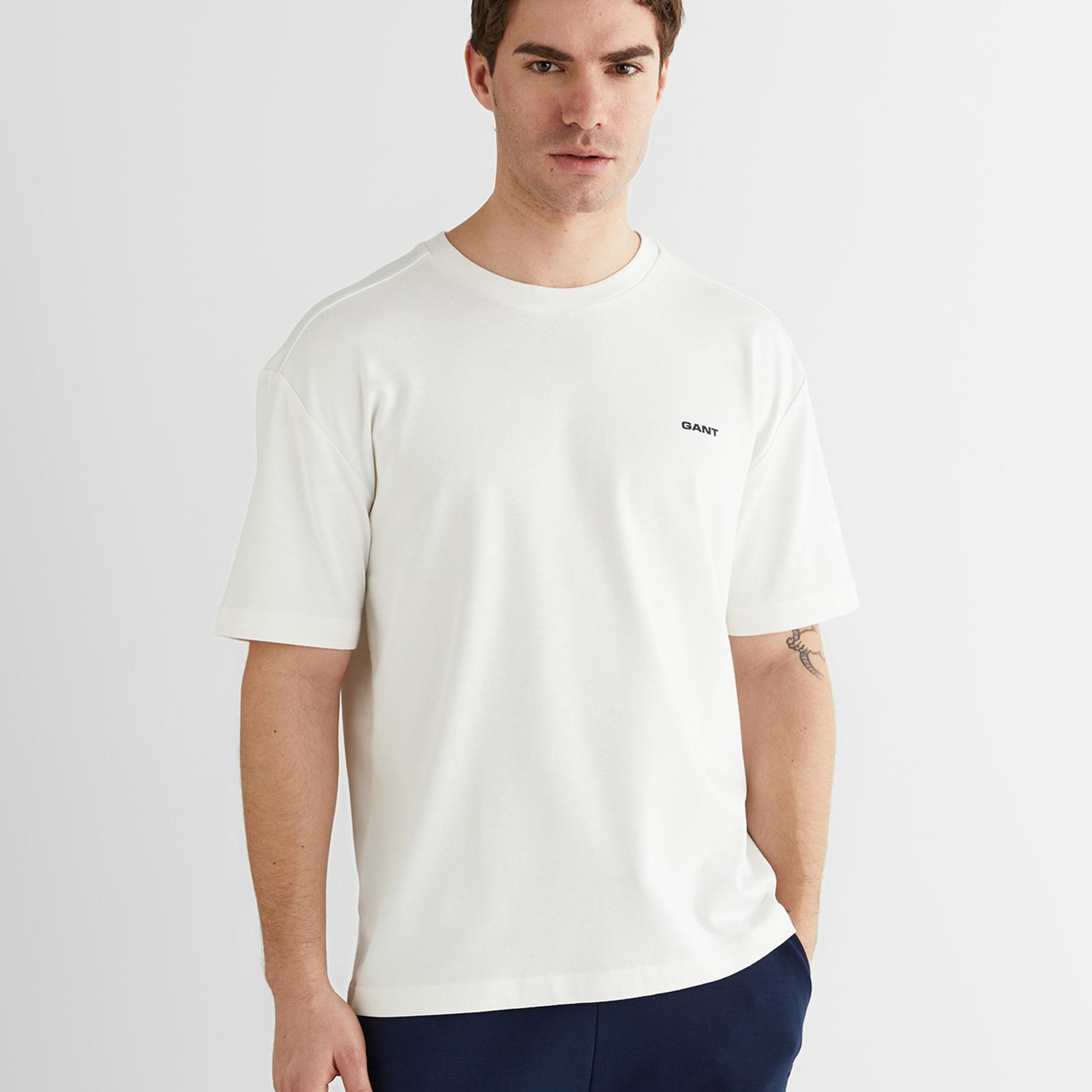 GANT Erkek Beyaz Baskılı Kısa Kollu T-Shirt