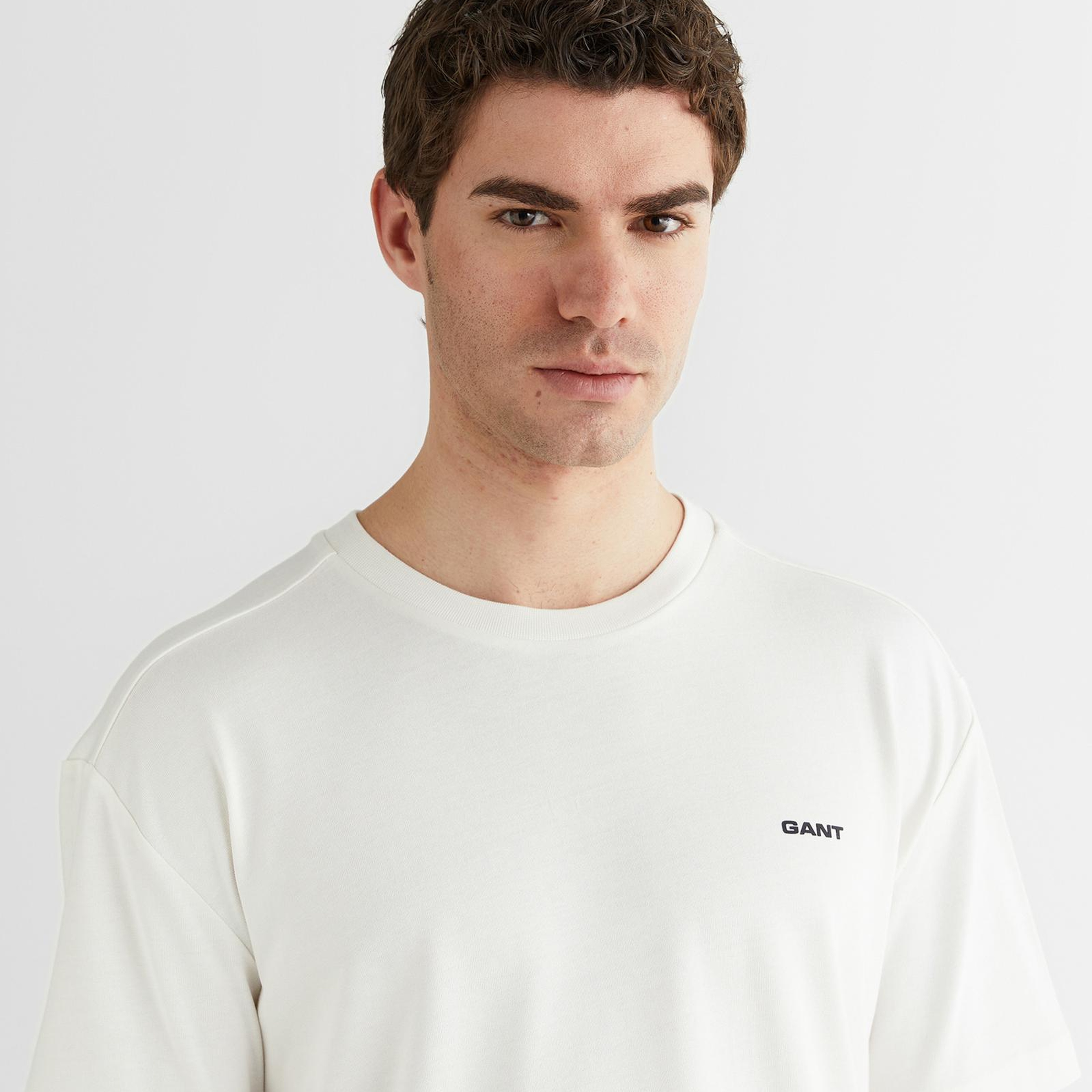 GANT Erkek Beyaz Baskılı Kısa Kollu T-Shirt