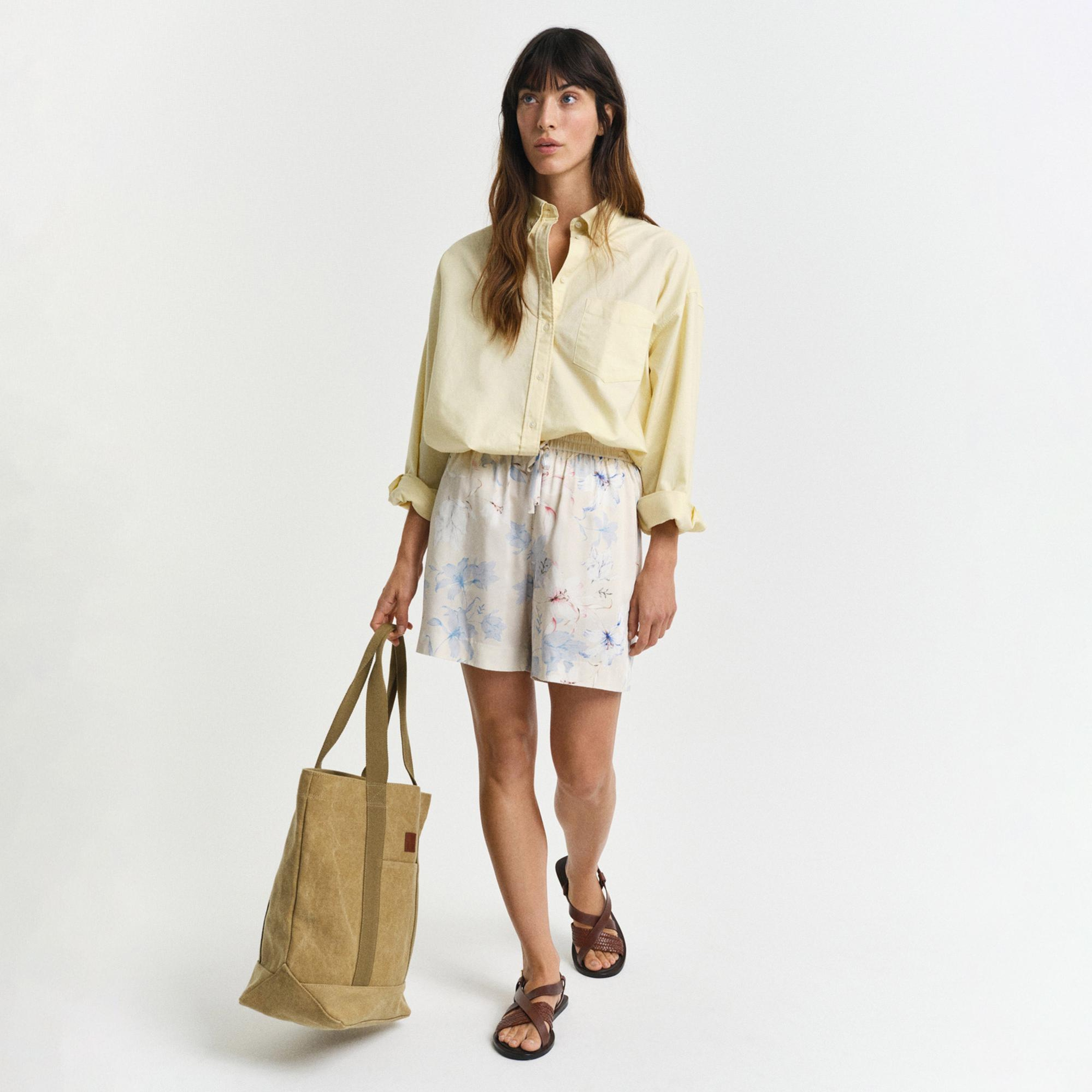 GANT Kadın Krem Relaxed Fit Desenli Şort