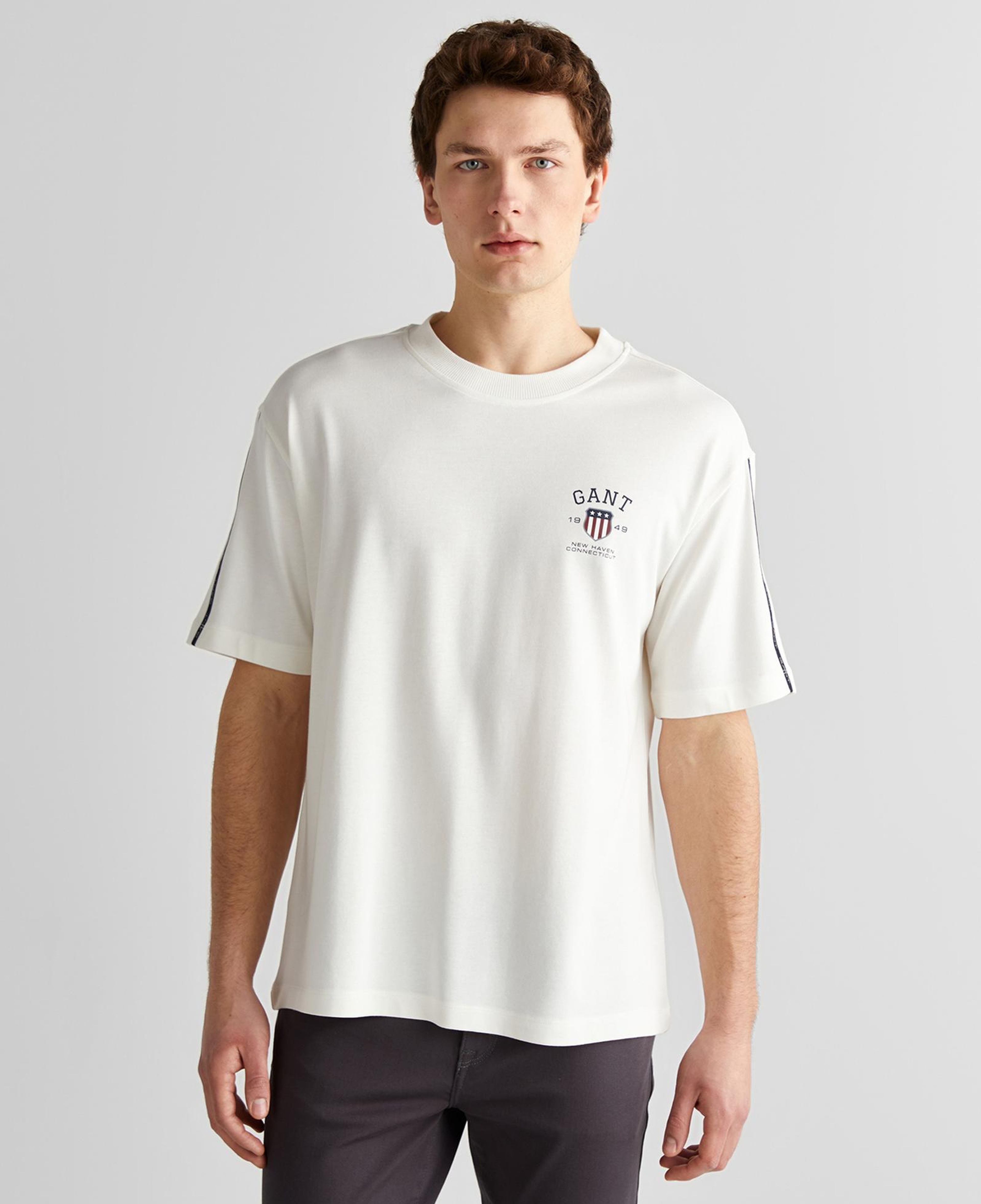 GANT Erkek Krem Relaxed Fit Bisiklet Yaka Logolu T-Shirt