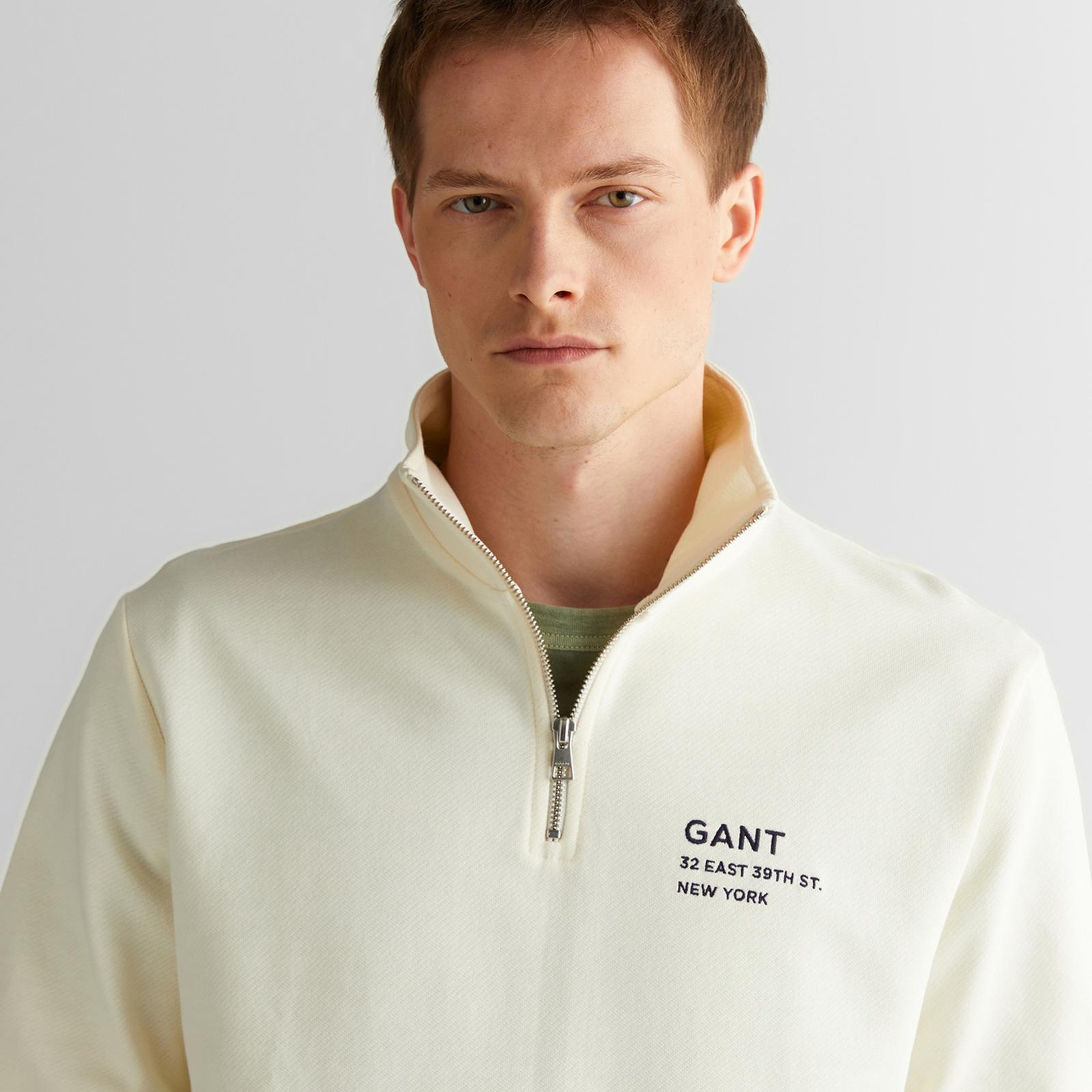 GANT Erkek Krem Regular Fit Yarım Fermuarlı Logolu Sweatshirt