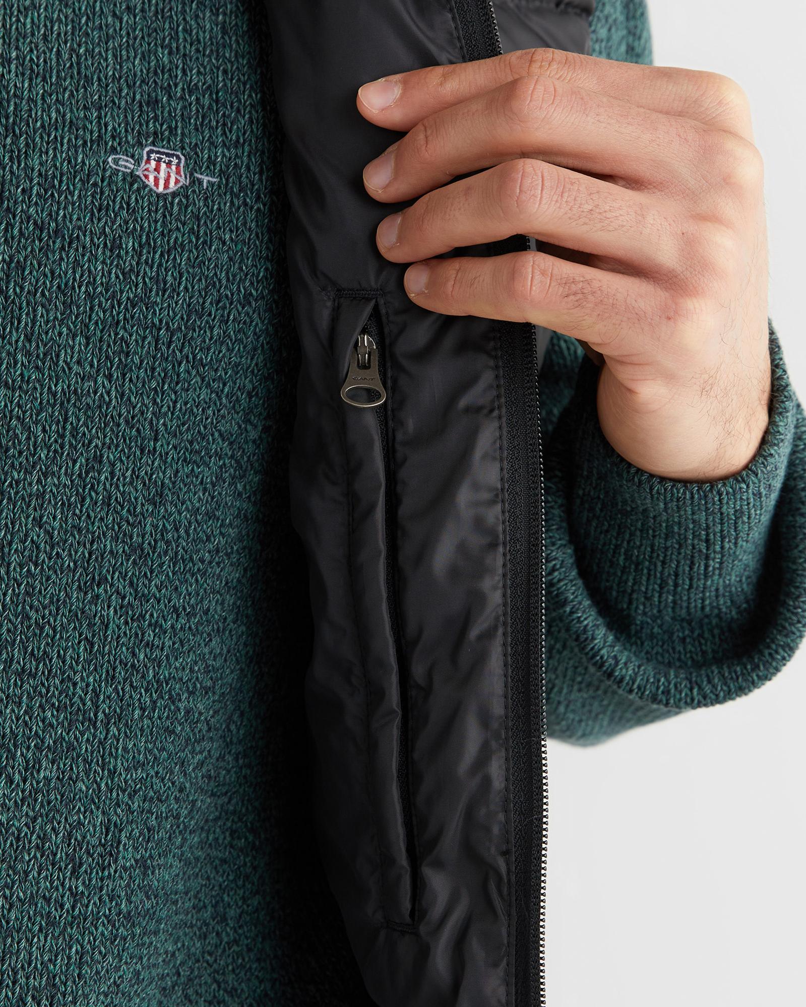 GANT Erkek Siyah Regular Fit Dik Yaka Kaz Tüyü Yelek