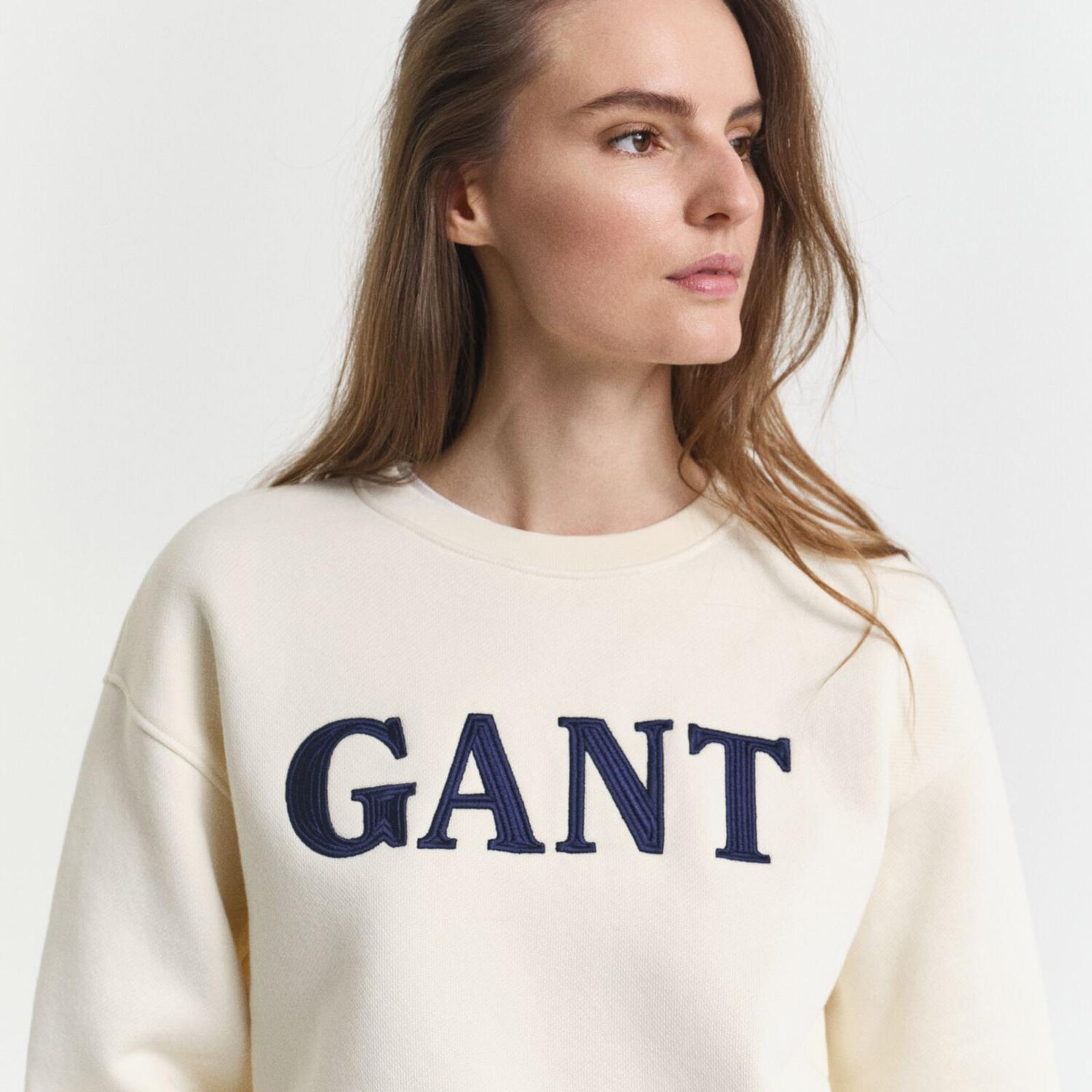 GANT Kadın Krem Relaxed Fit Bisiklet Yaka Sweatshirt