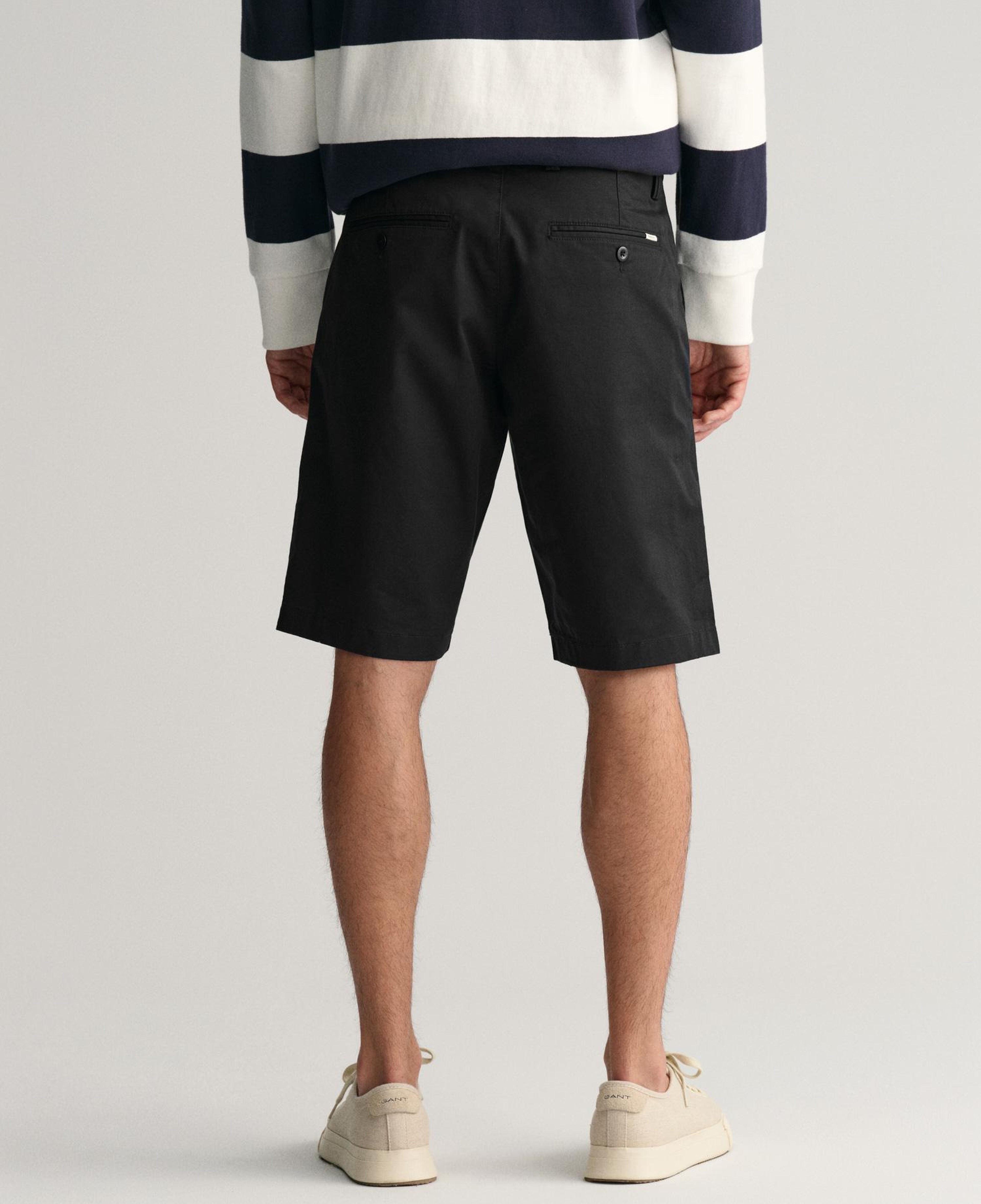 GANT Erkek Siyah Relaxed Fit Chino Şort