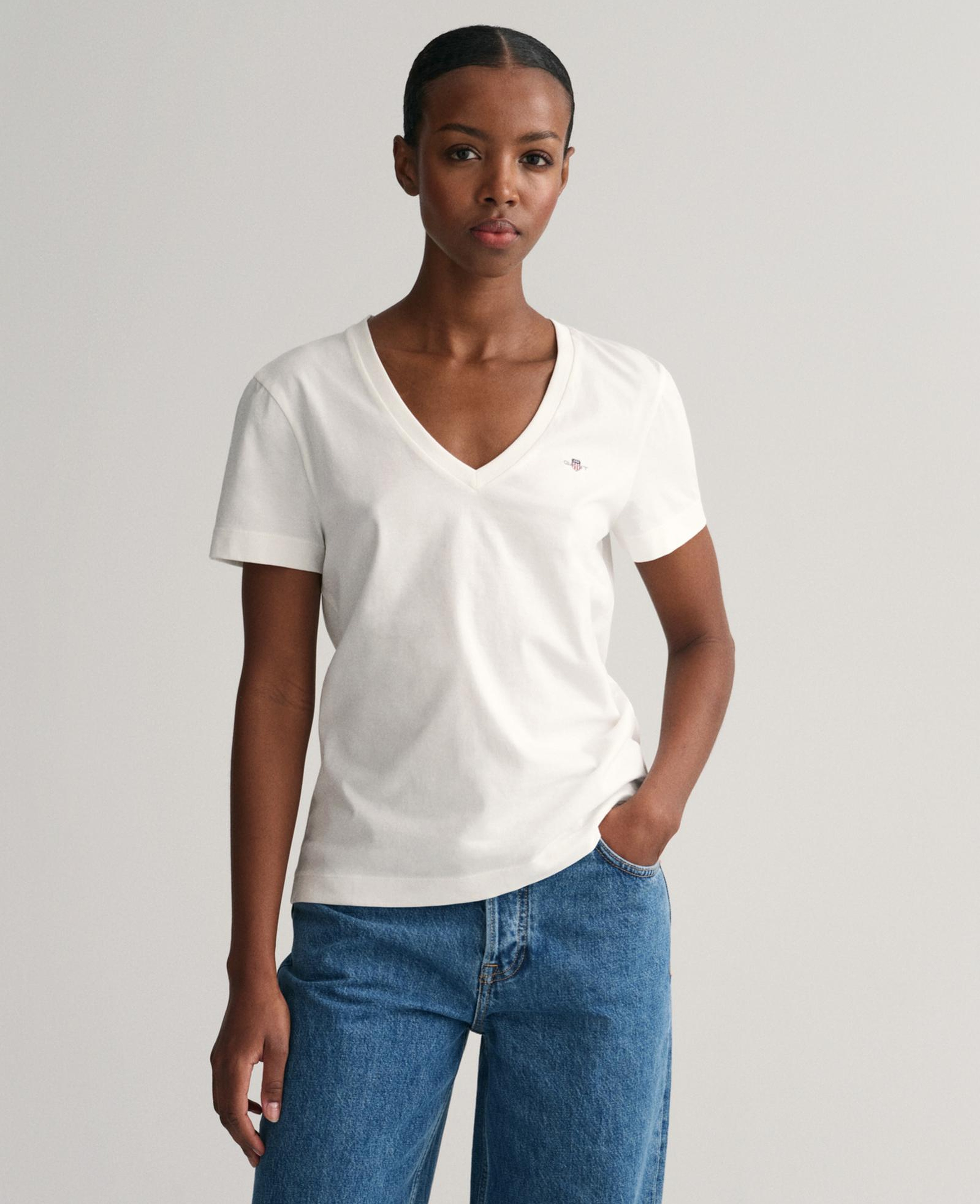 GANT Kadın Beyaz V Yaka Regular Fit Logolu T-Shirt