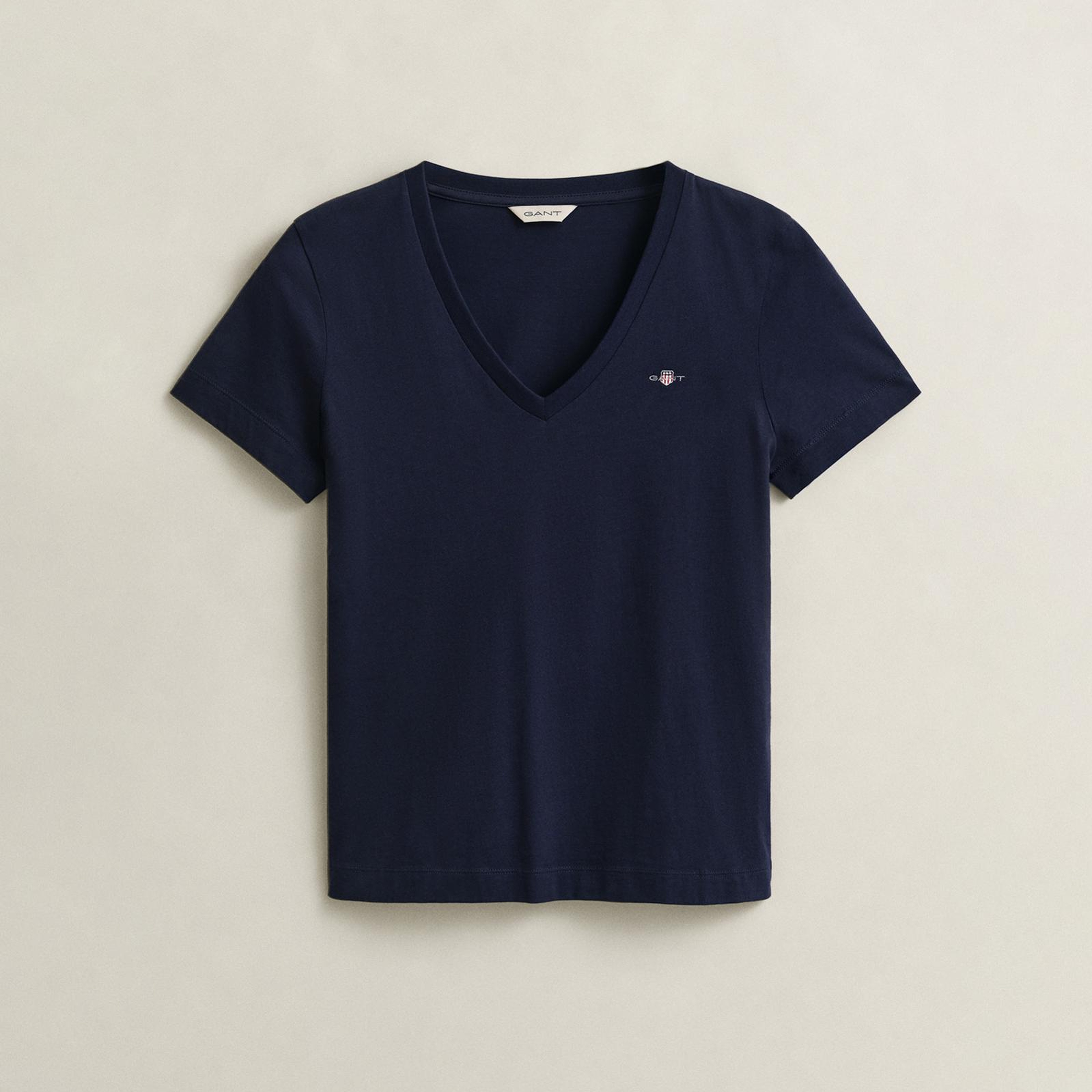 GANT Kadın Lacivert V Yaka Regular Fit Logolu T-Shirt