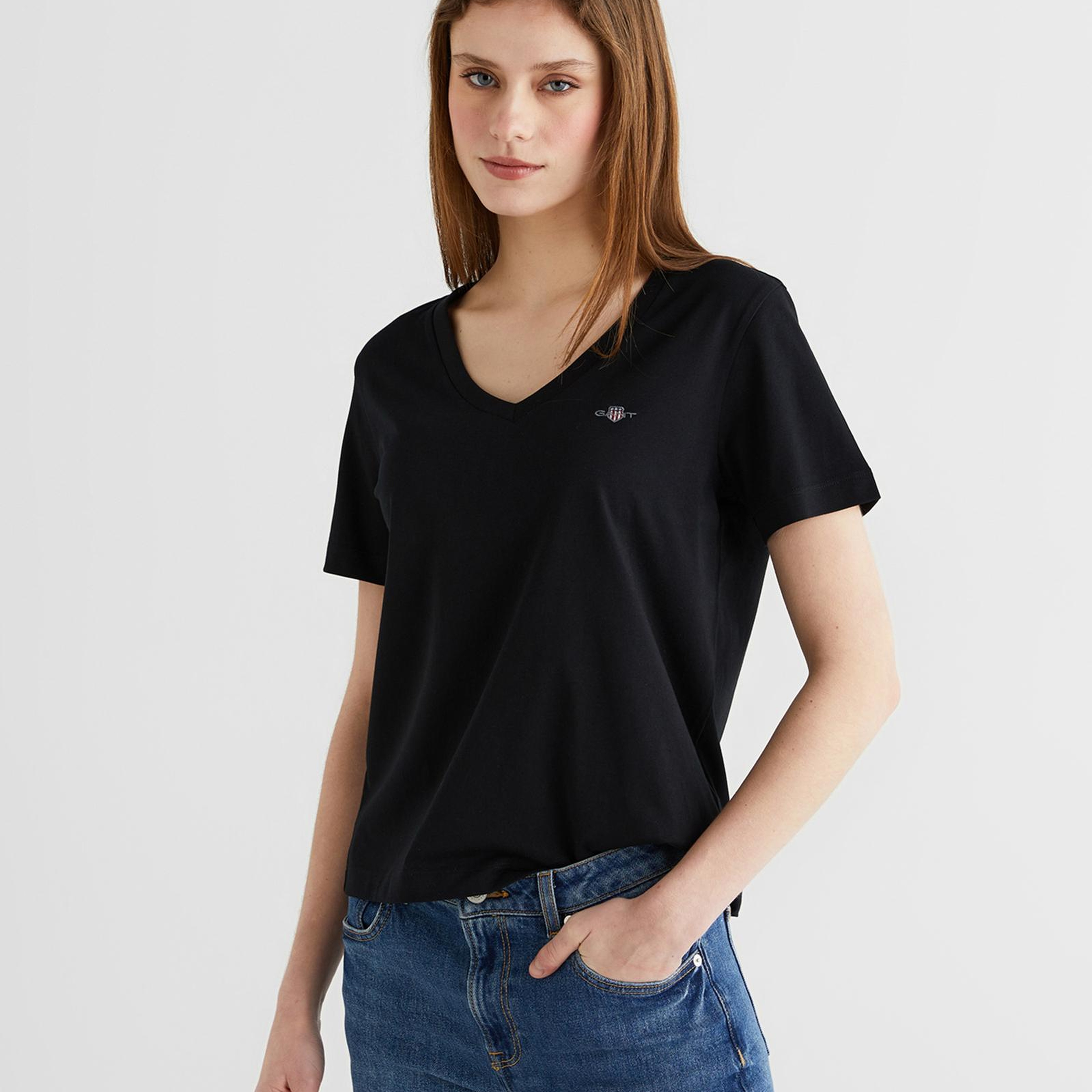 GANT Kadın Siyah V Yaka Regular Fit Logolu T-Shirt