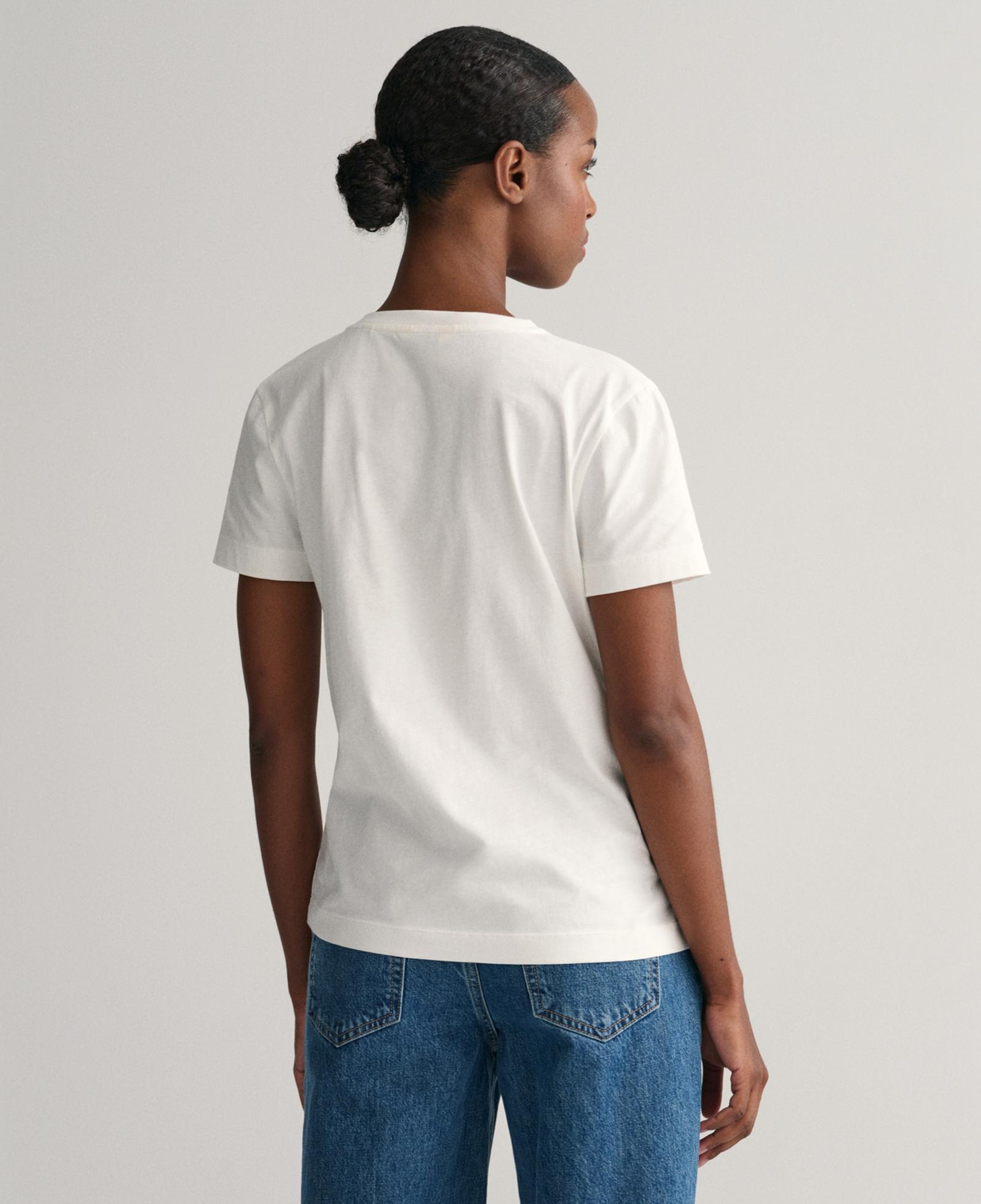 GANT Kadın Beyaz V Yaka Regular Fit Logolu T-Shirt
