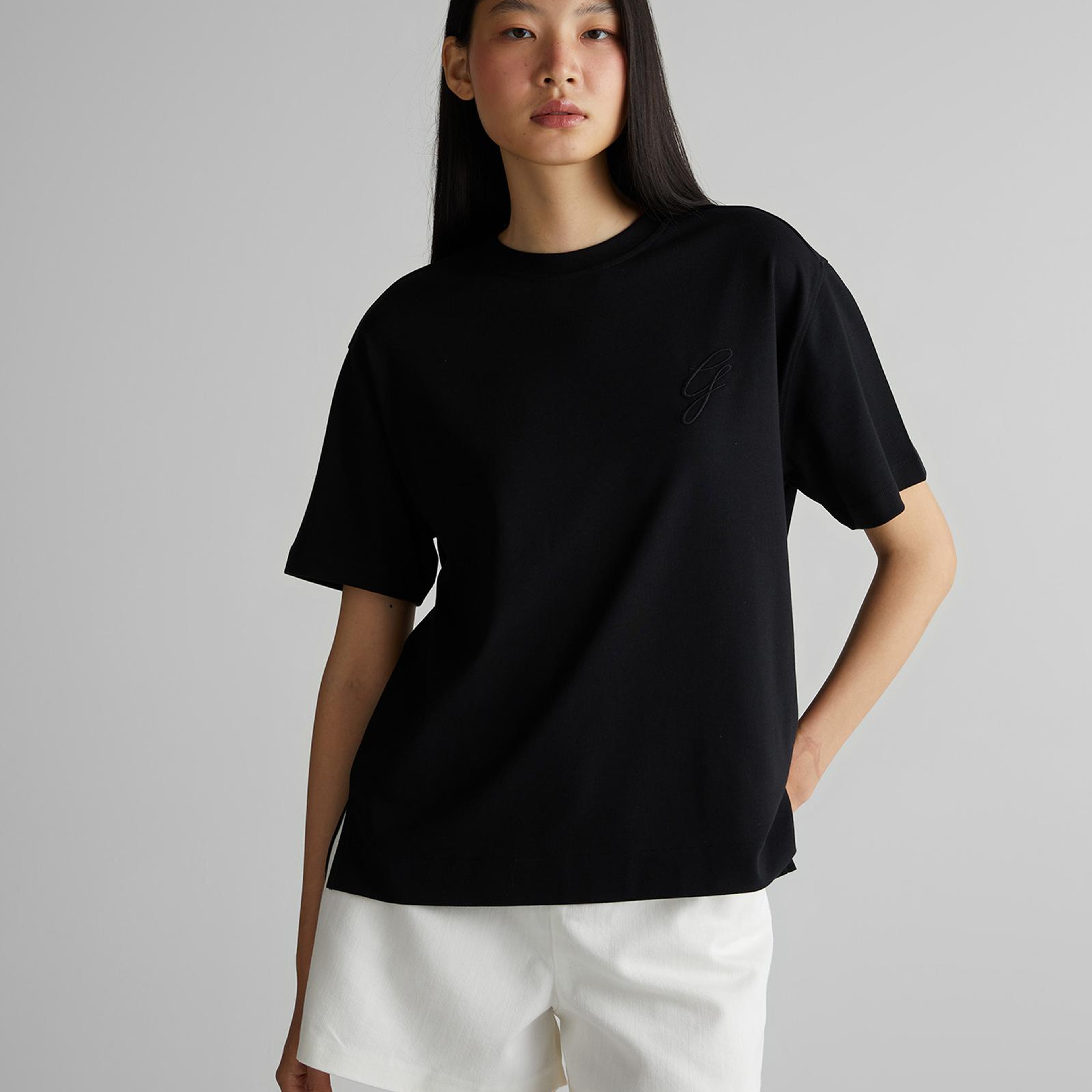 GANT Kadın Siyah Bisiklet Yaka Logolu T-Shirt