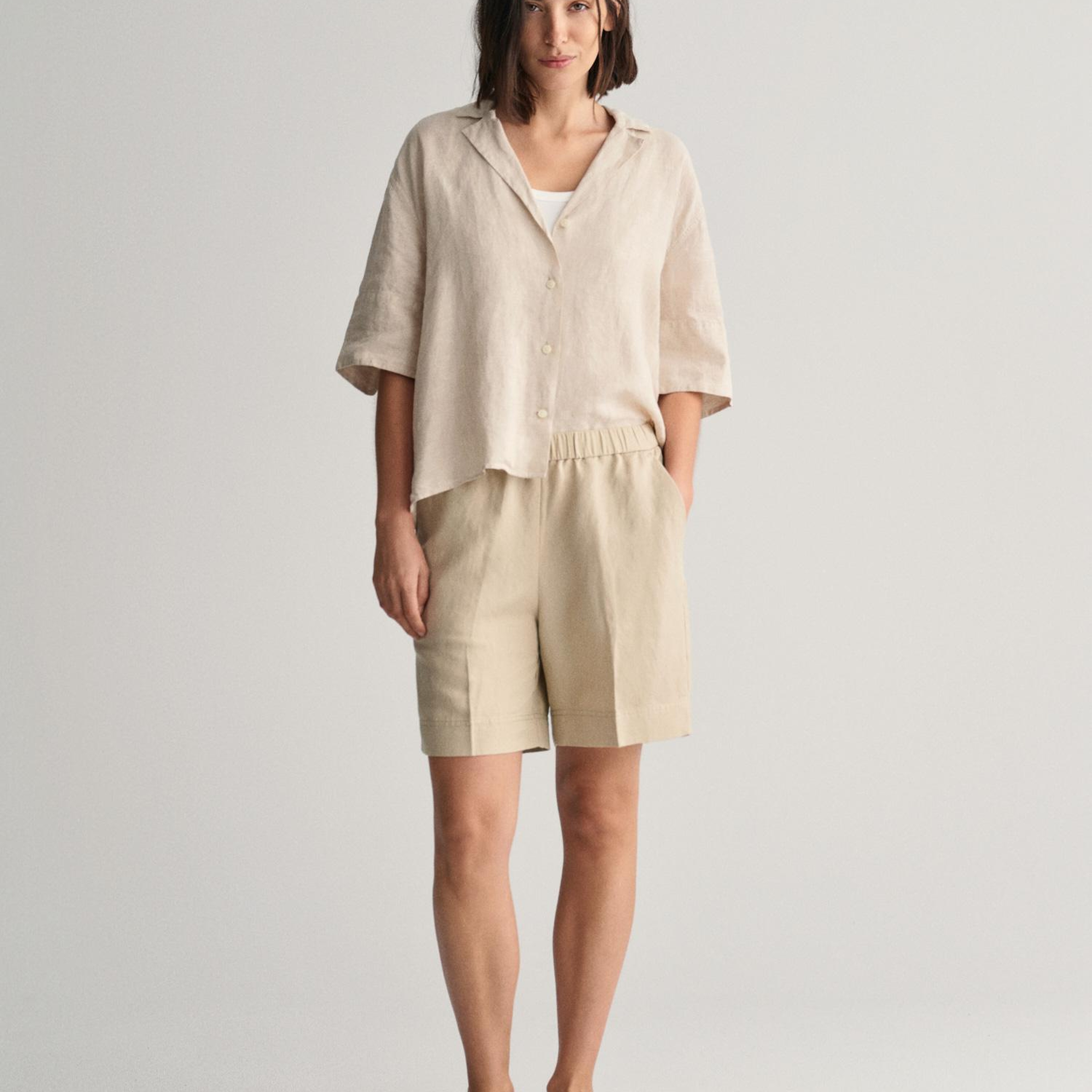 GANT Kadın Bej Relaxed Fit Keten Şort