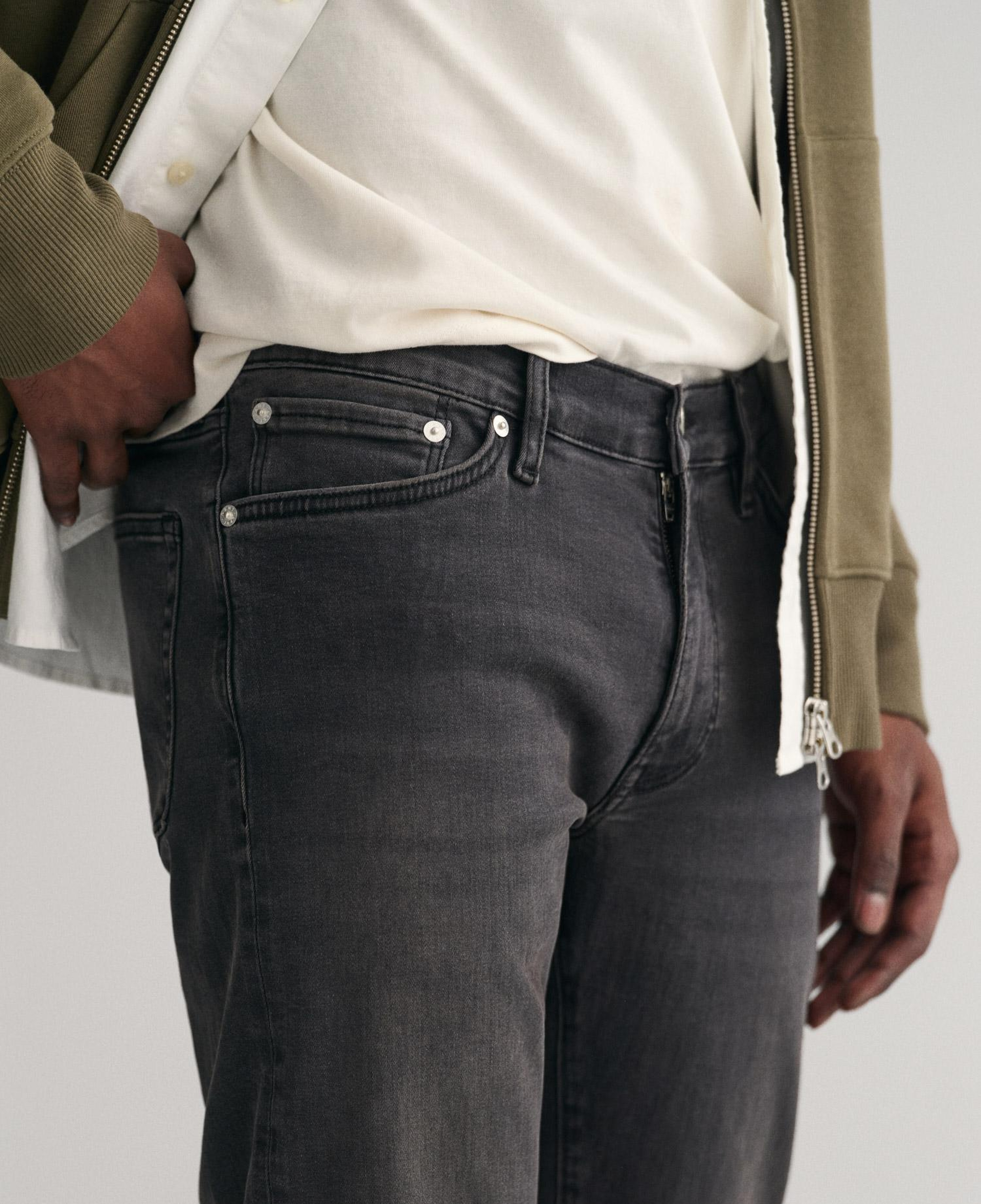 GANT Erkek Siyah Extra Slim Fit Active Recover Jean