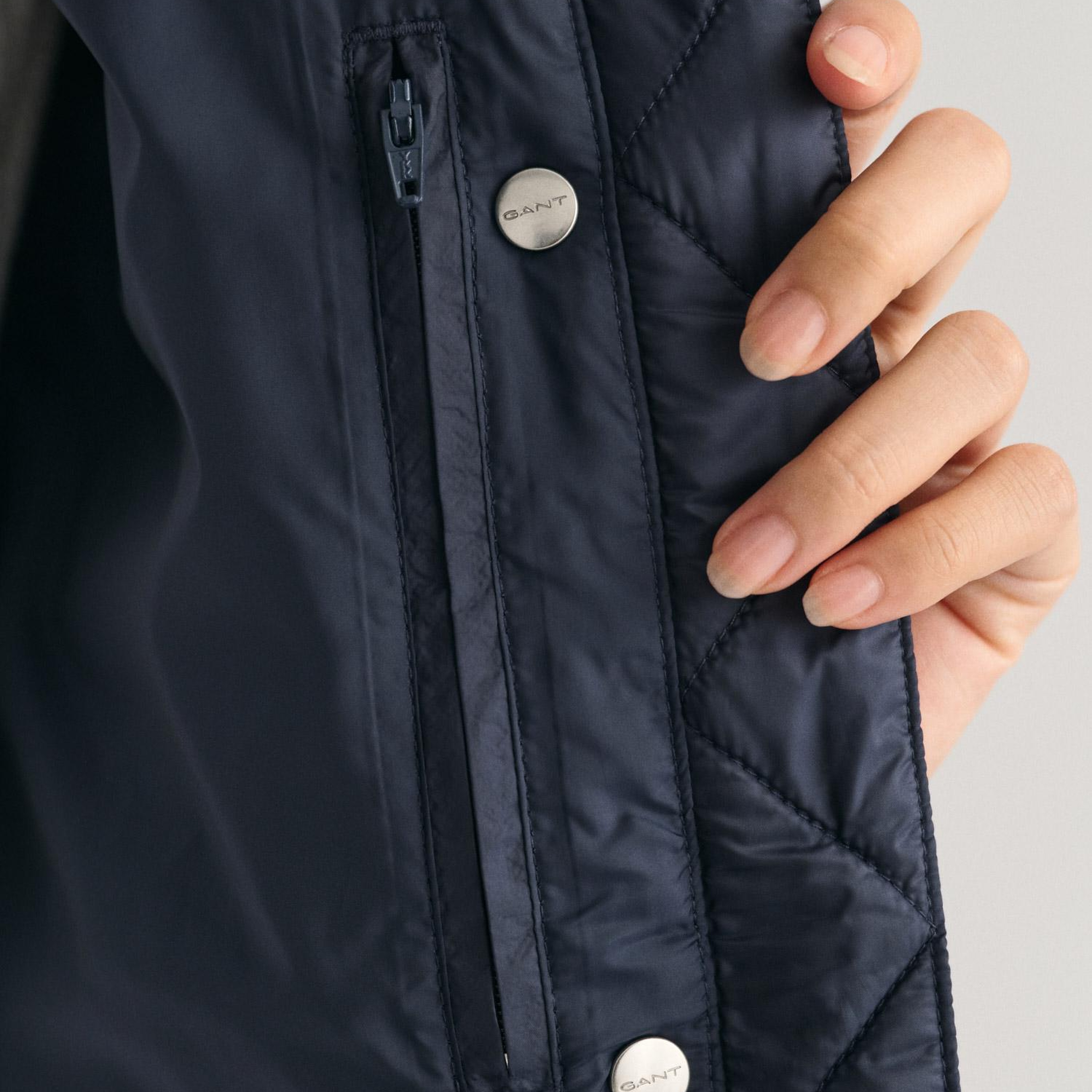 GANT Kadın Lacivert Dik Yaka Kaz Tüyü Mont