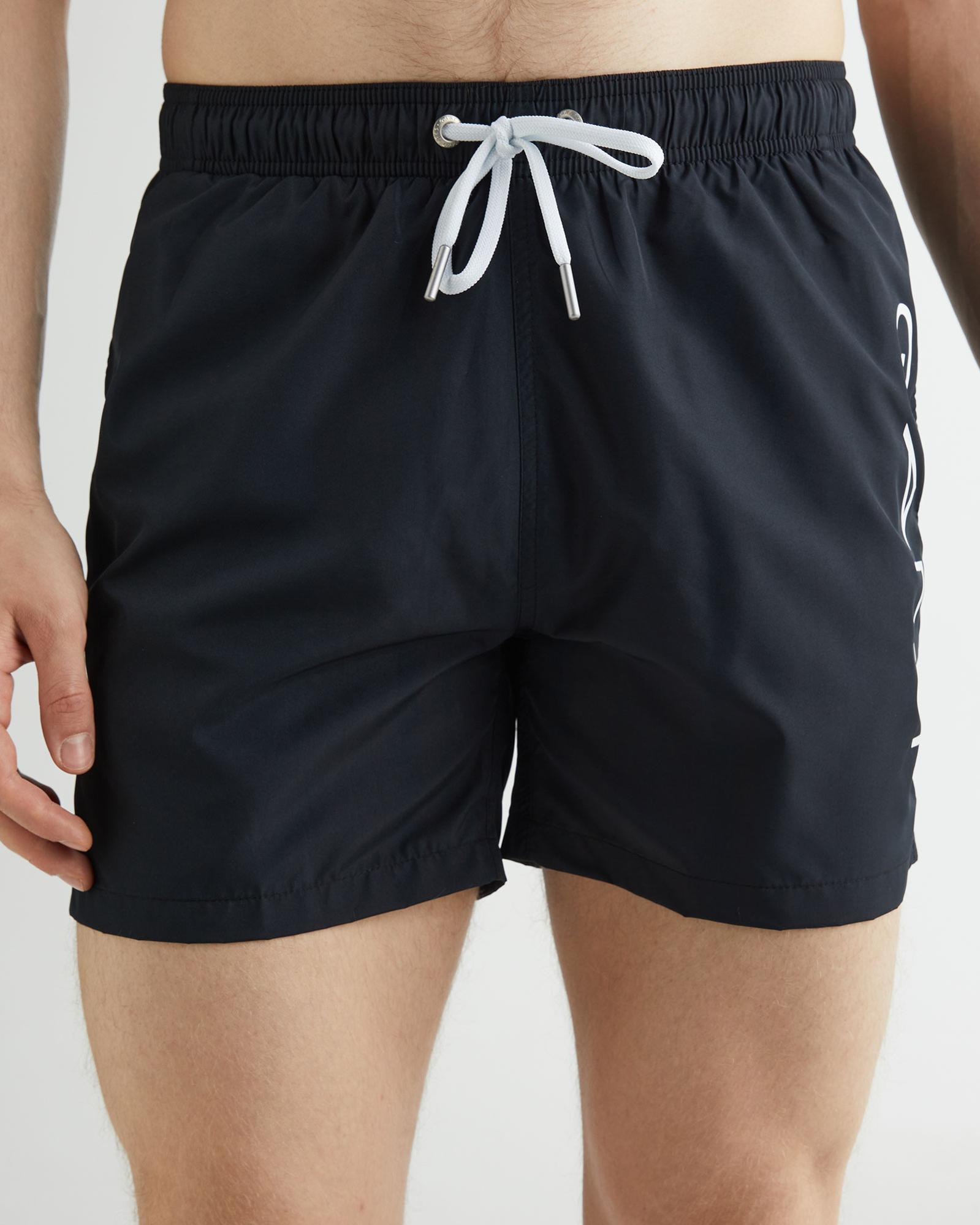 GANT Erkek Siyah Regular Fit Logolu Mayo Şort