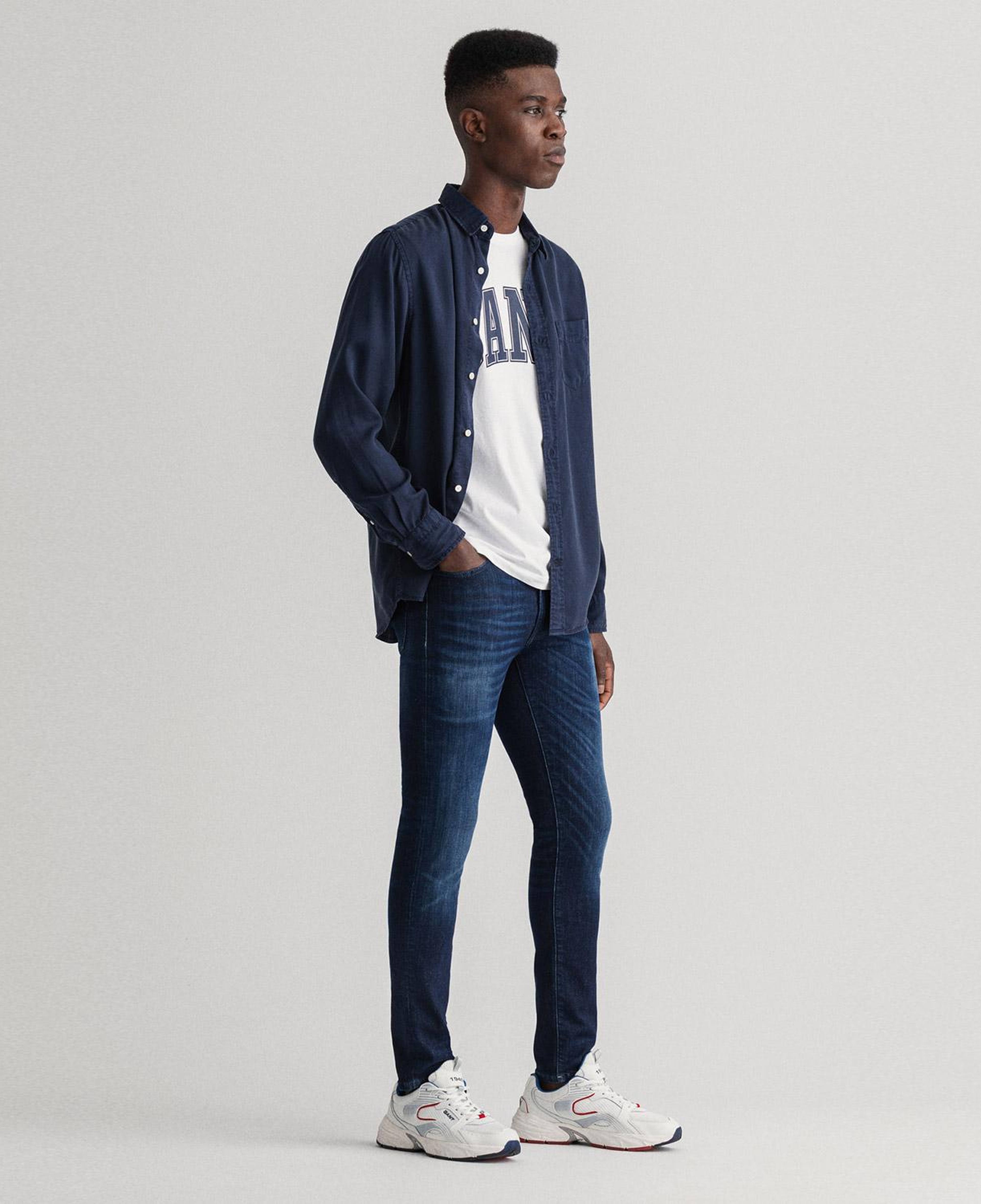 GANT Erkek Lacivert Extra Slim Fit Jean Pantolon