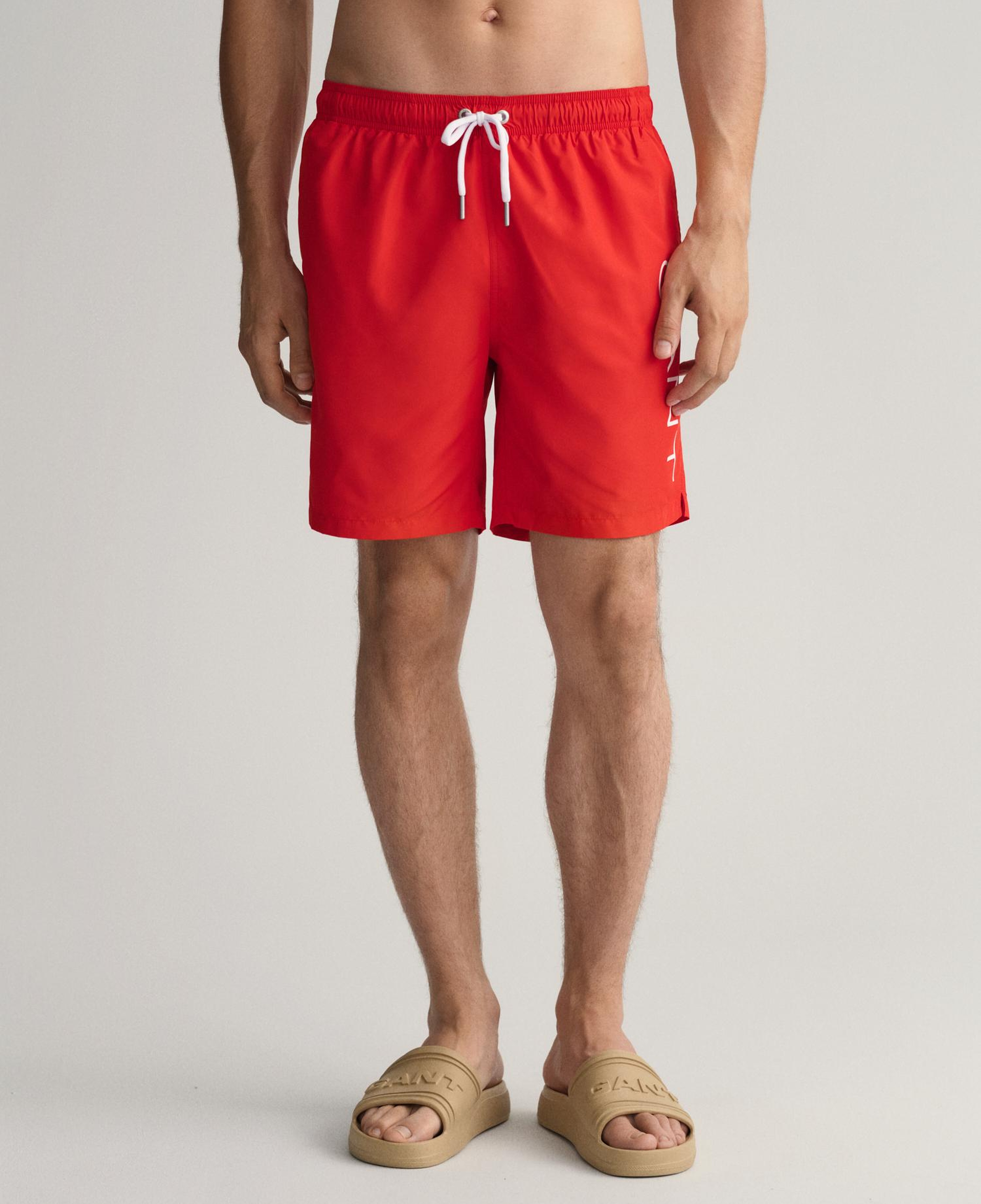GANT Erkek Kırmızı Logolu Mayo Şort