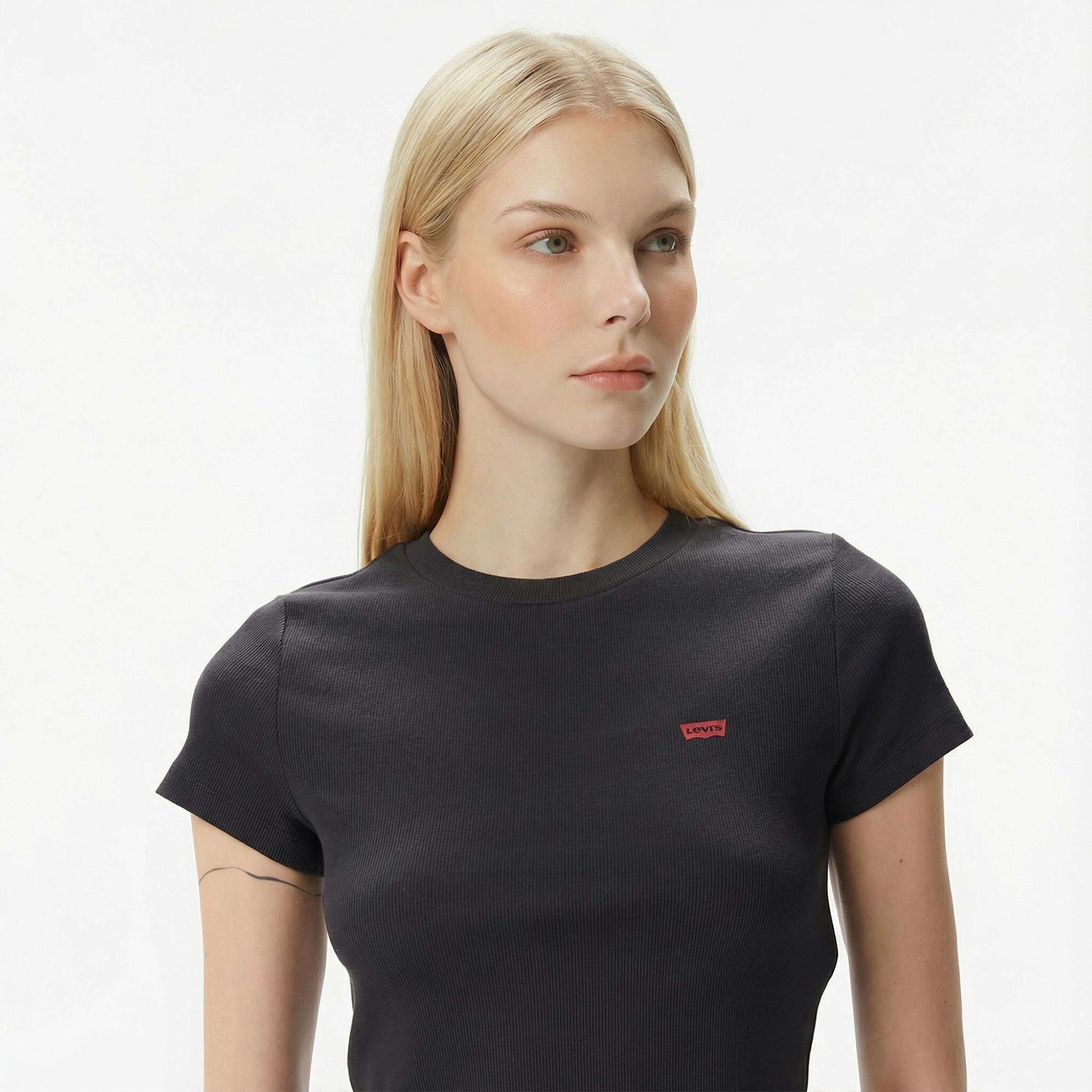 Levi's Essential Sporty Caviar Kadın Siyah Crop T-Shirt