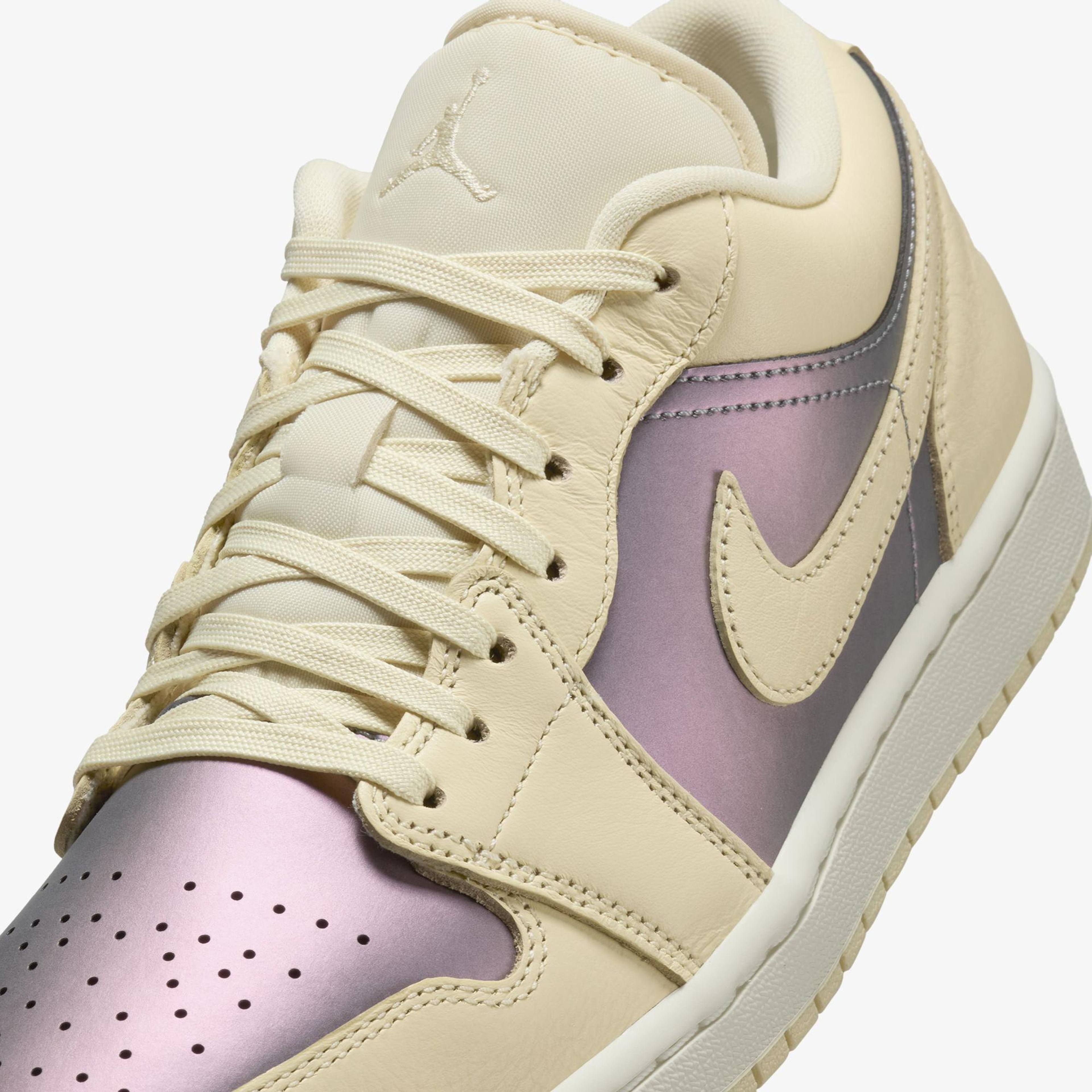 Jordan Air 1 Low SE Kadın Bej Spor Ayakkabı