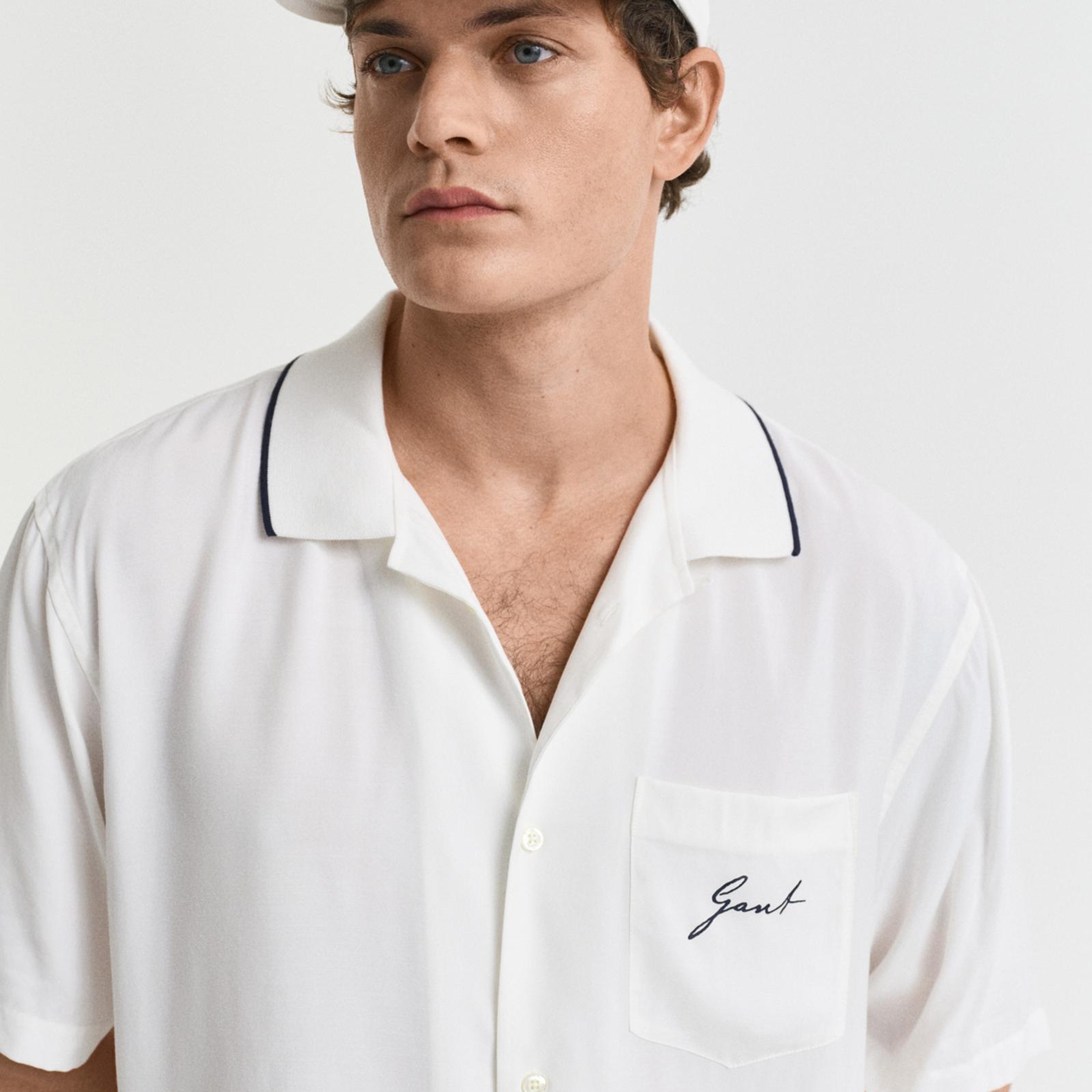 GANT Erkek Krem Relaxed Fit Klasik Yaka Logolu Gömlek