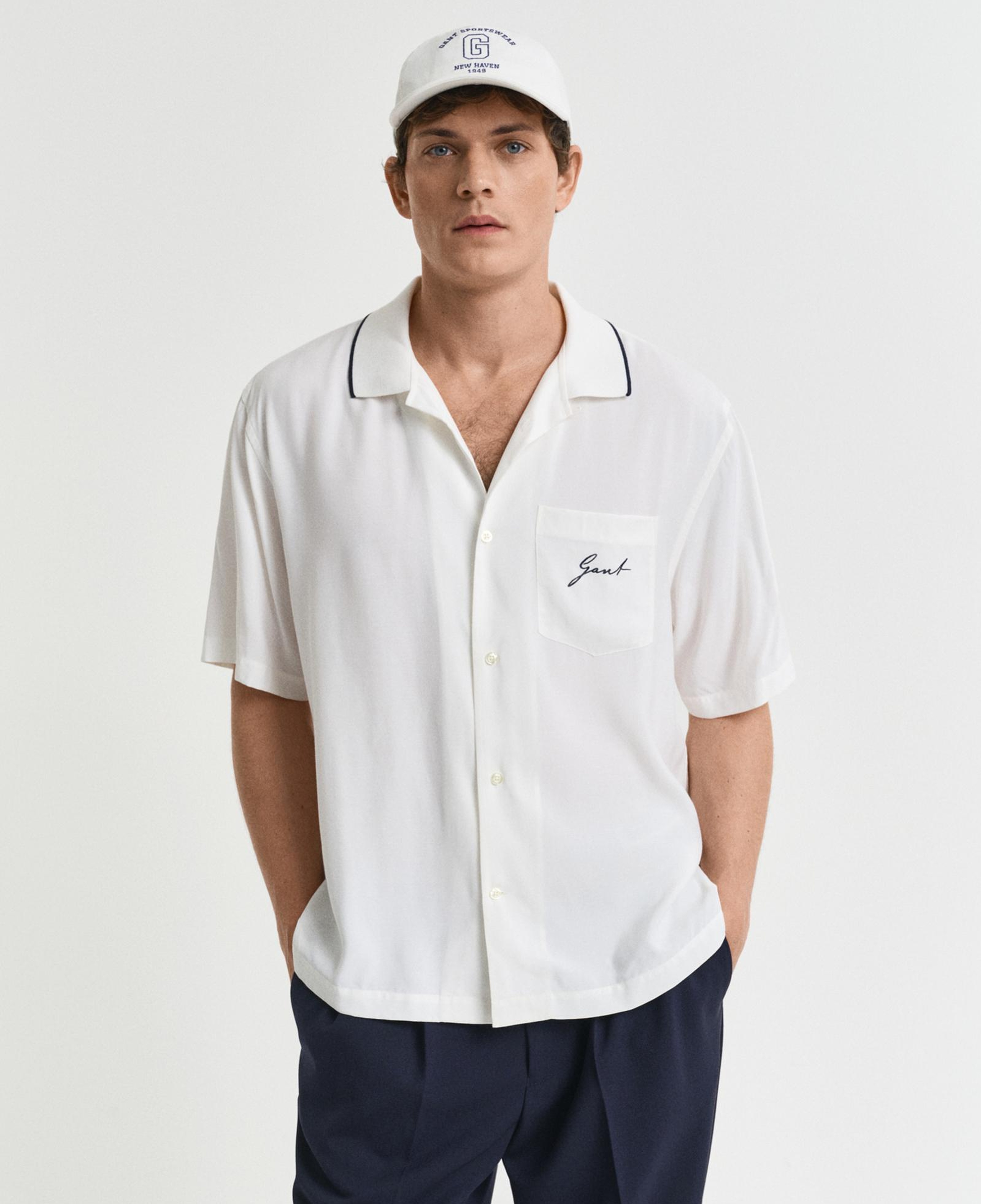 GANT Erkek Krem Relaxed Fit Klasik Yaka Logolu Gömlek