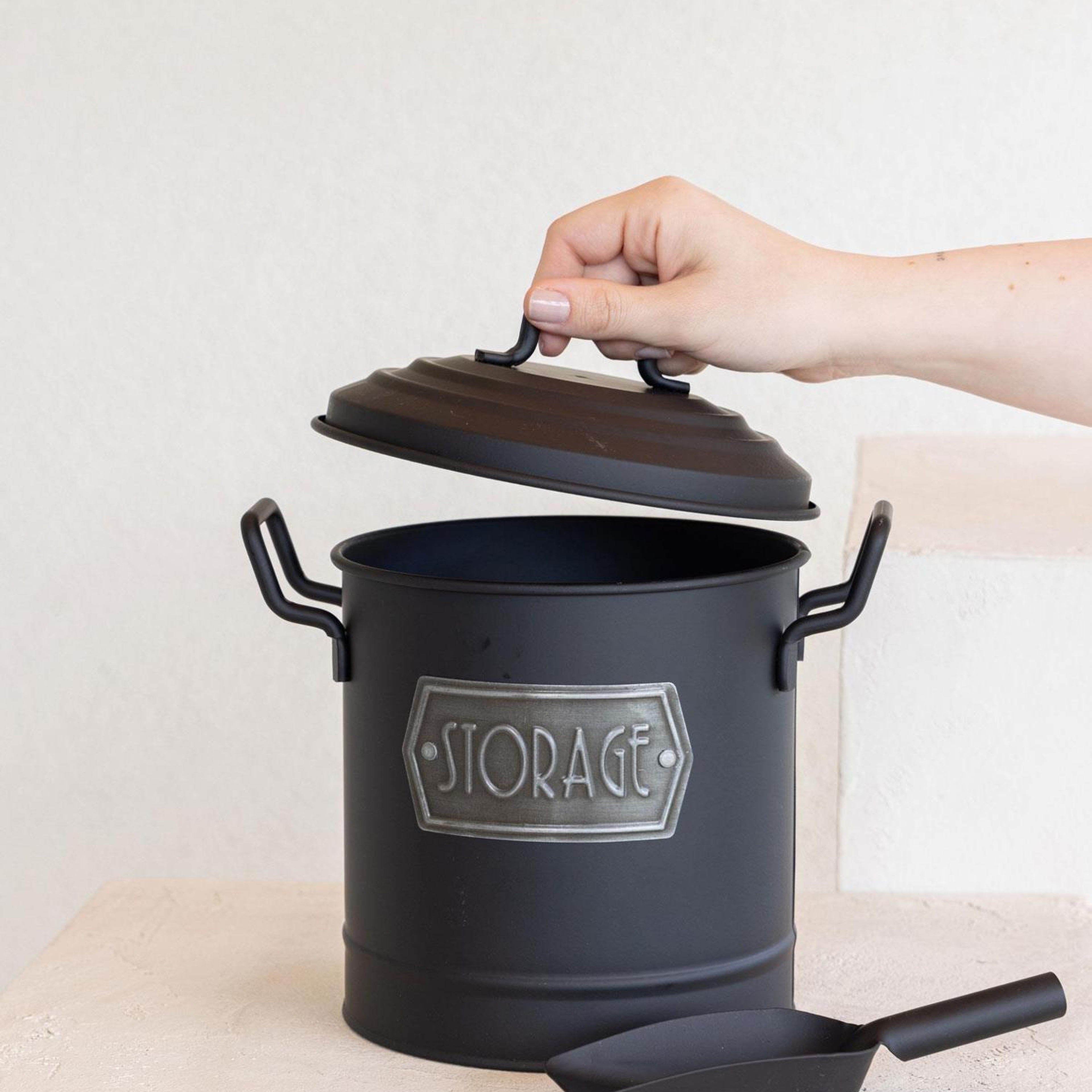 Siyah Bakliyat Kovası