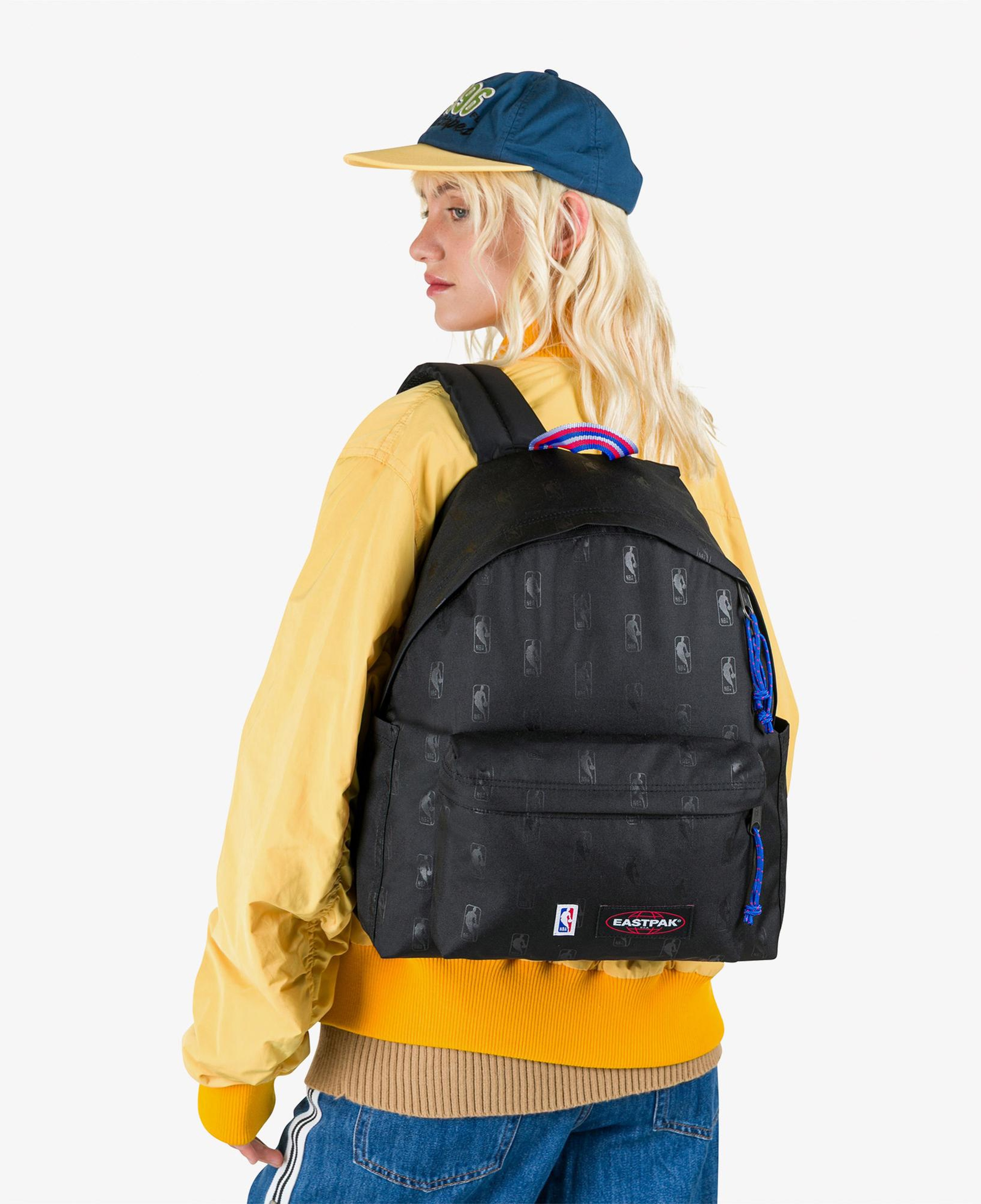 Eastpak Day Pak'R NBA Logosu Unisex Siyah Sırt Çantası