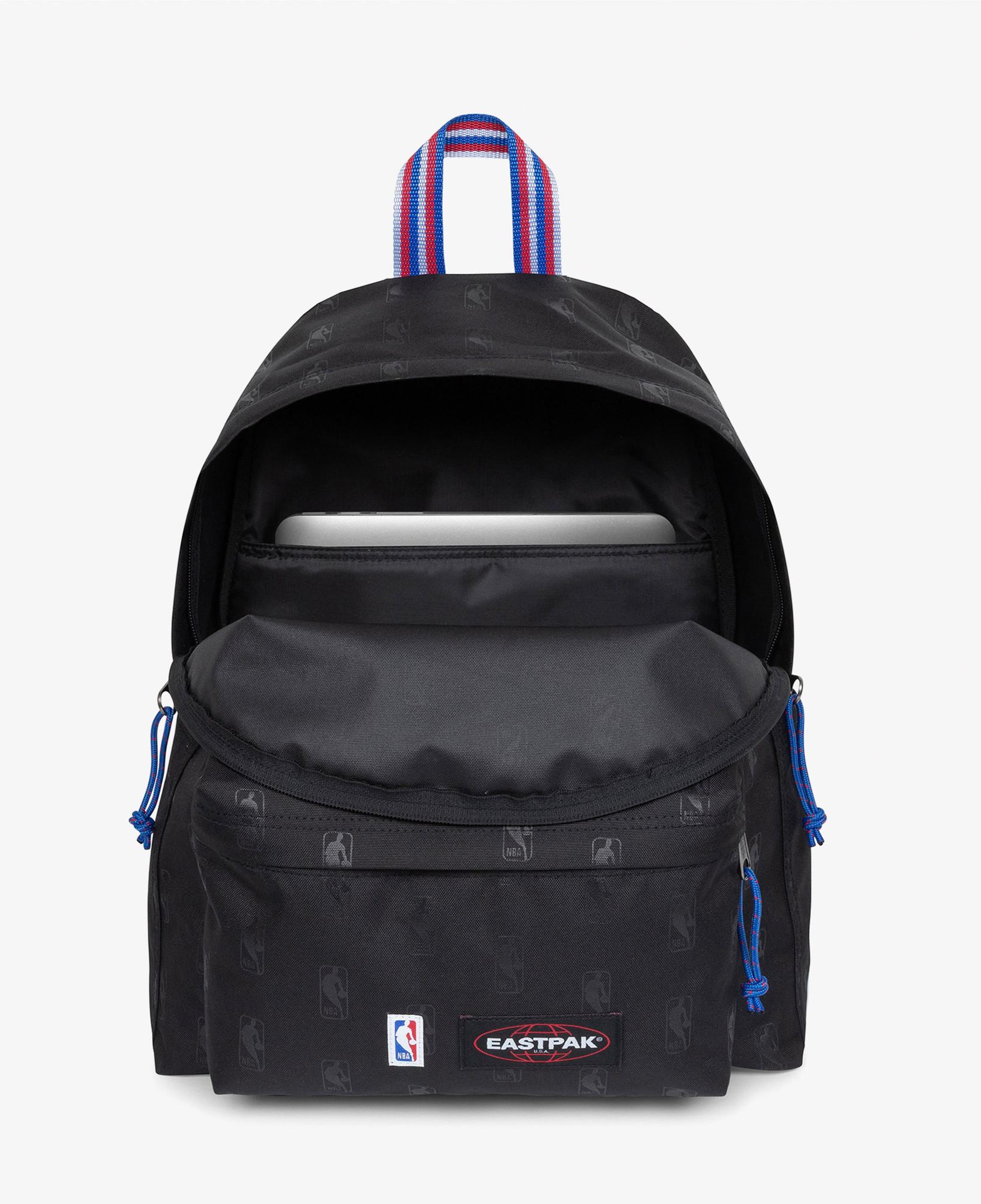 Eastpak Day Pak'R NBA Logosu Unisex Siyah Sırt Çantası