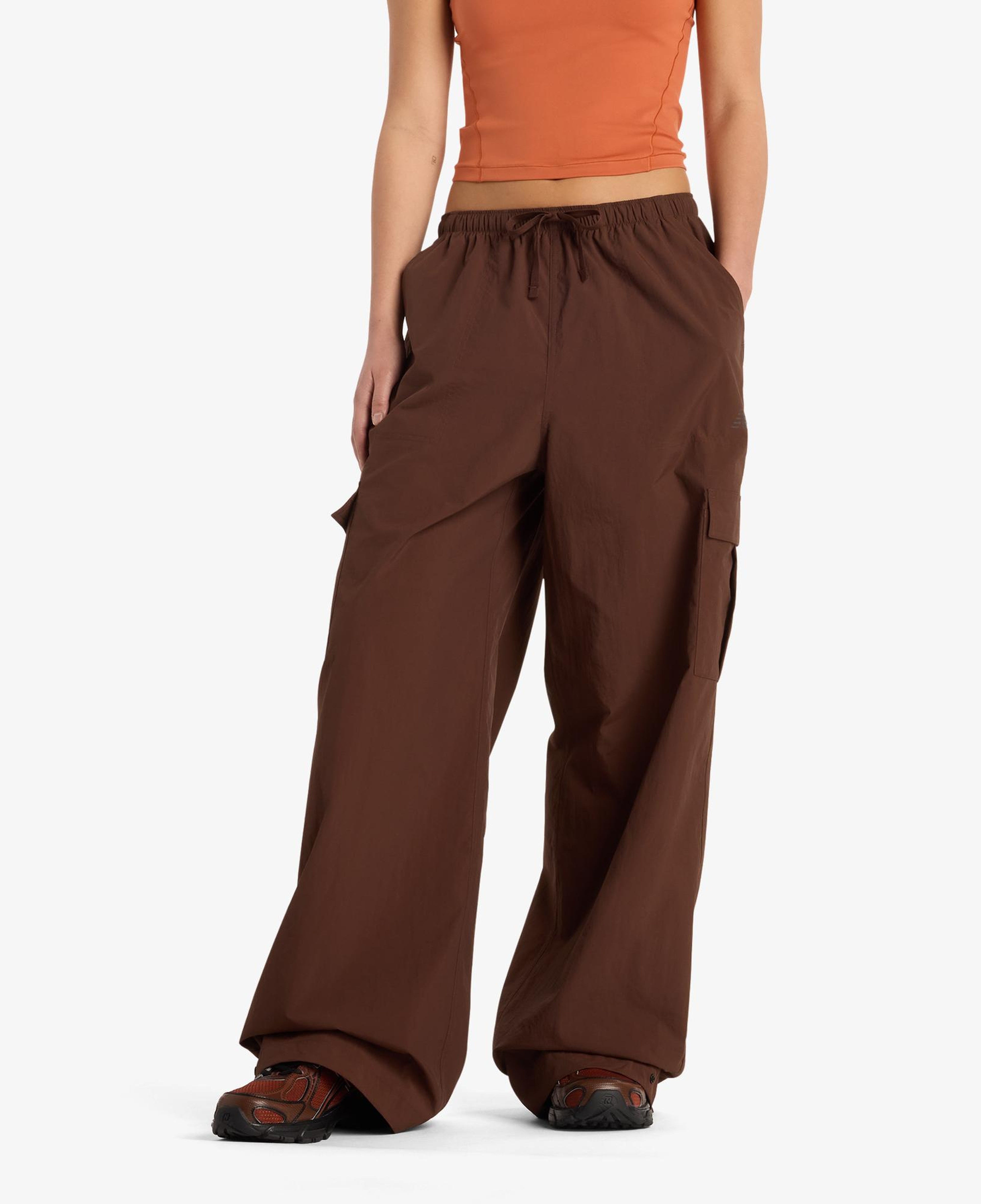 New Balance Woven Cargo Kadın Kahverengi Eşofman Altı