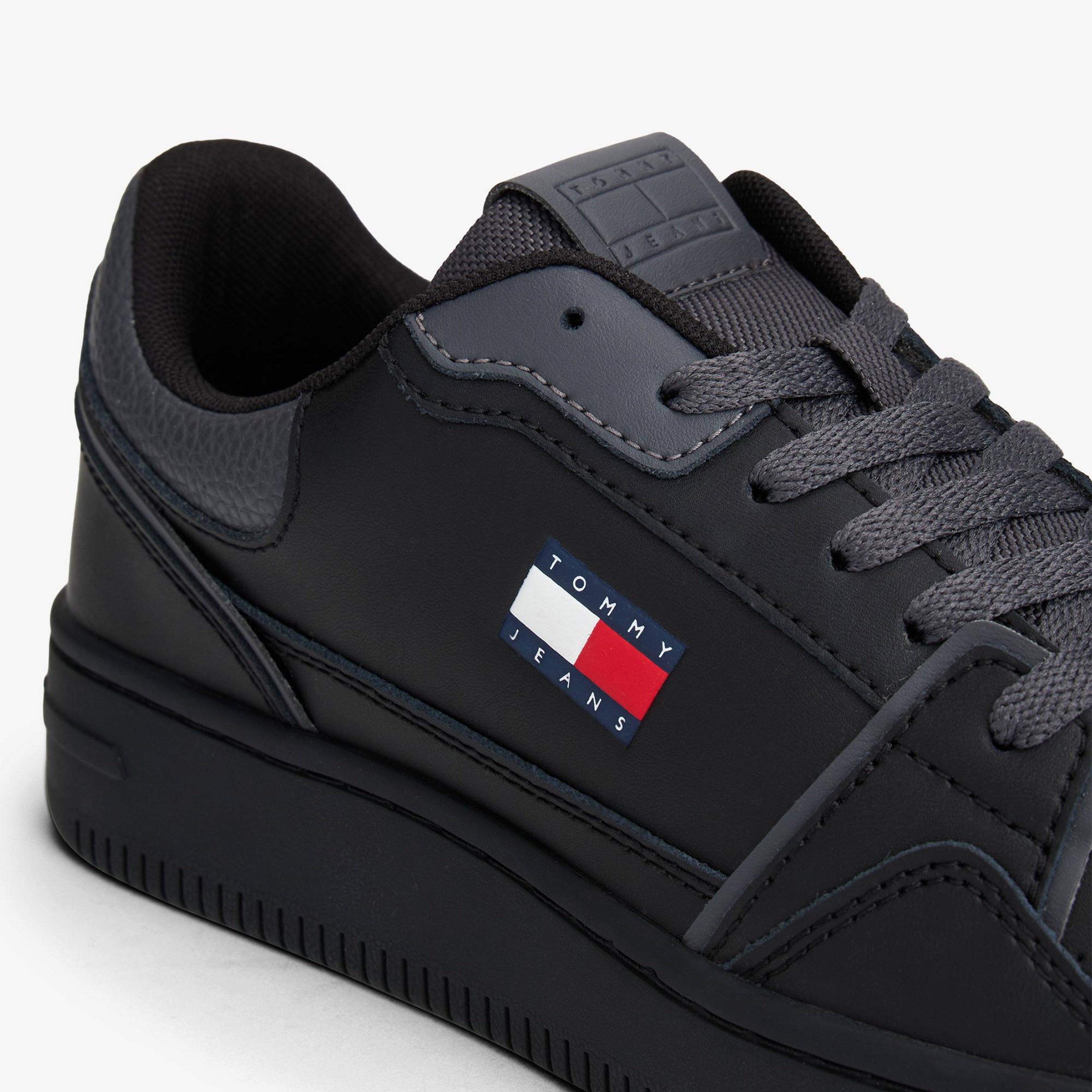 Tommy Jeans Retro Basket Kadın Siyah Spor Ayakkabı