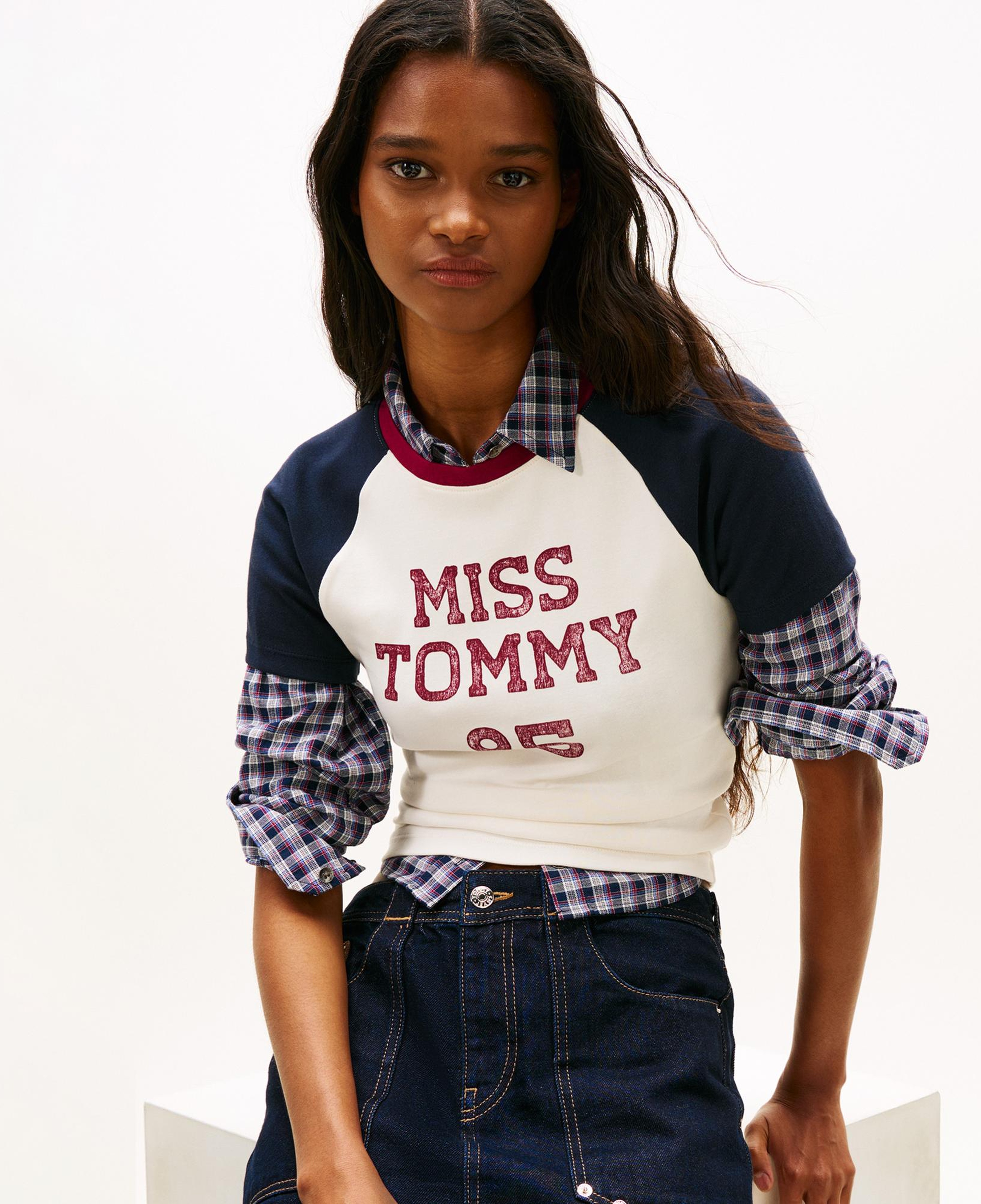 Tommy Hilfiger Slim Fit Miss Tommy Kadın Beyaz T-Shirt