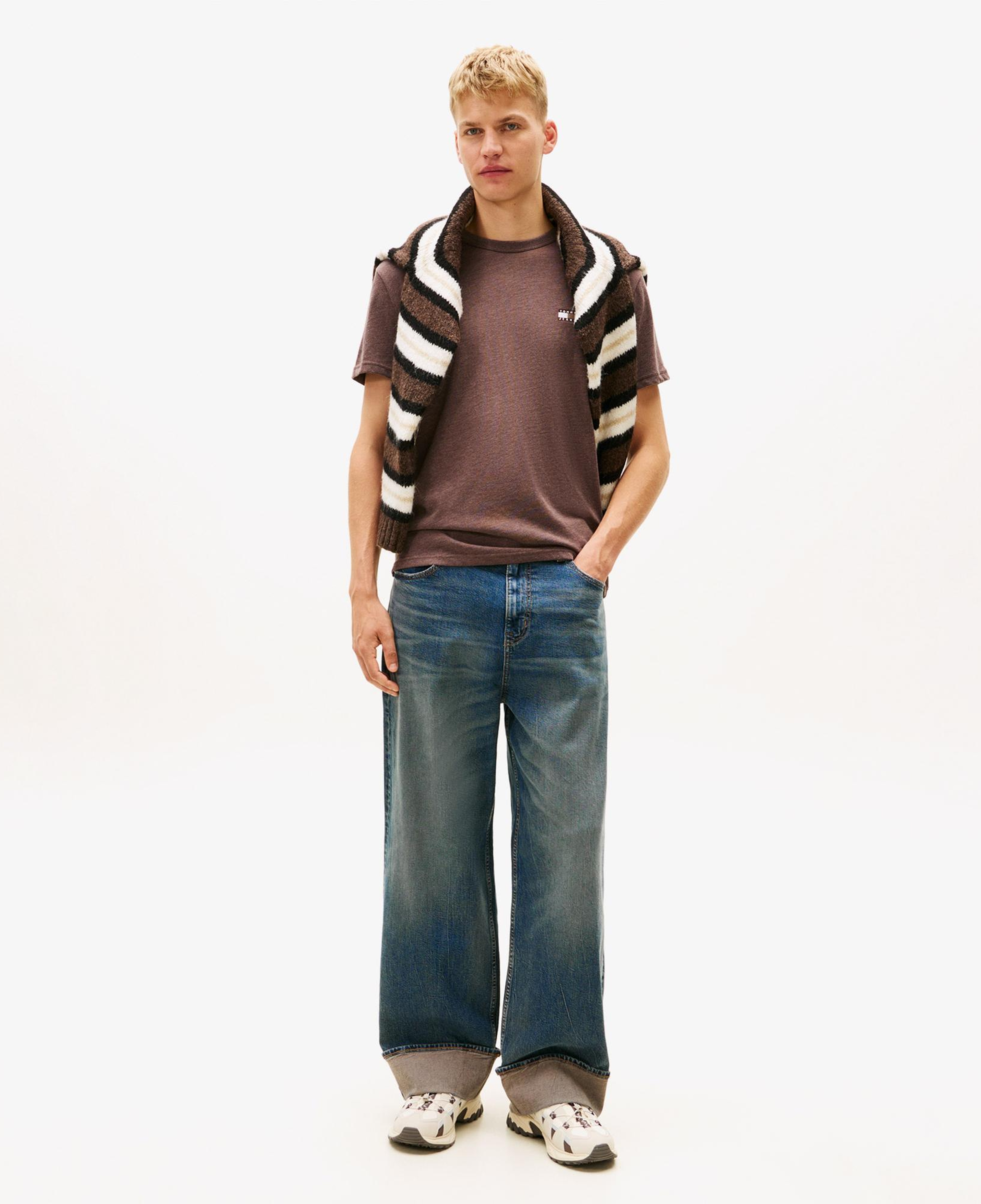 Tommy Hilfiger Jeans Reg Badge Erkek Kahverengi T-Shirt