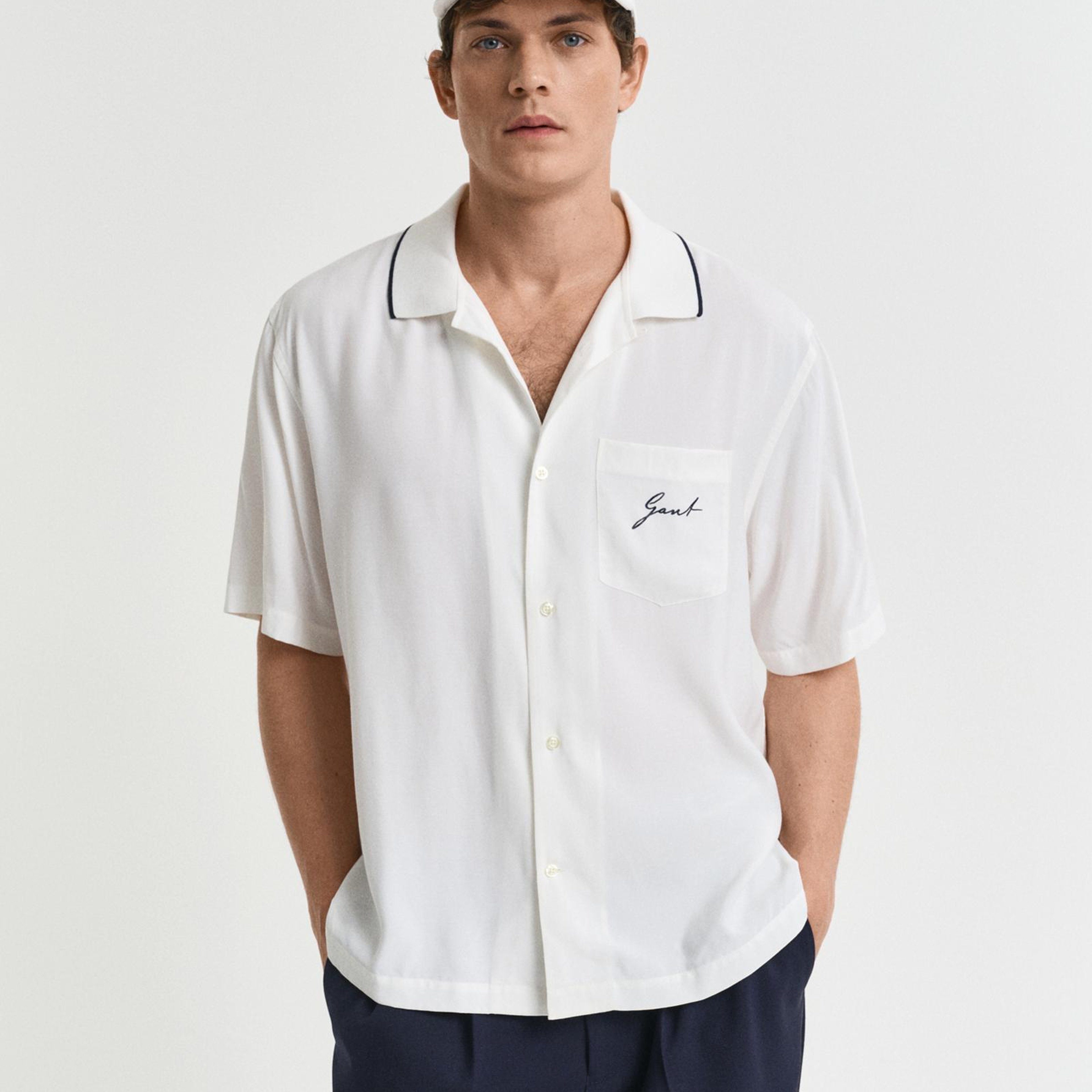 GANT Erkek Krem Relaxed Fit Klasik Yaka Logolu Gömlek