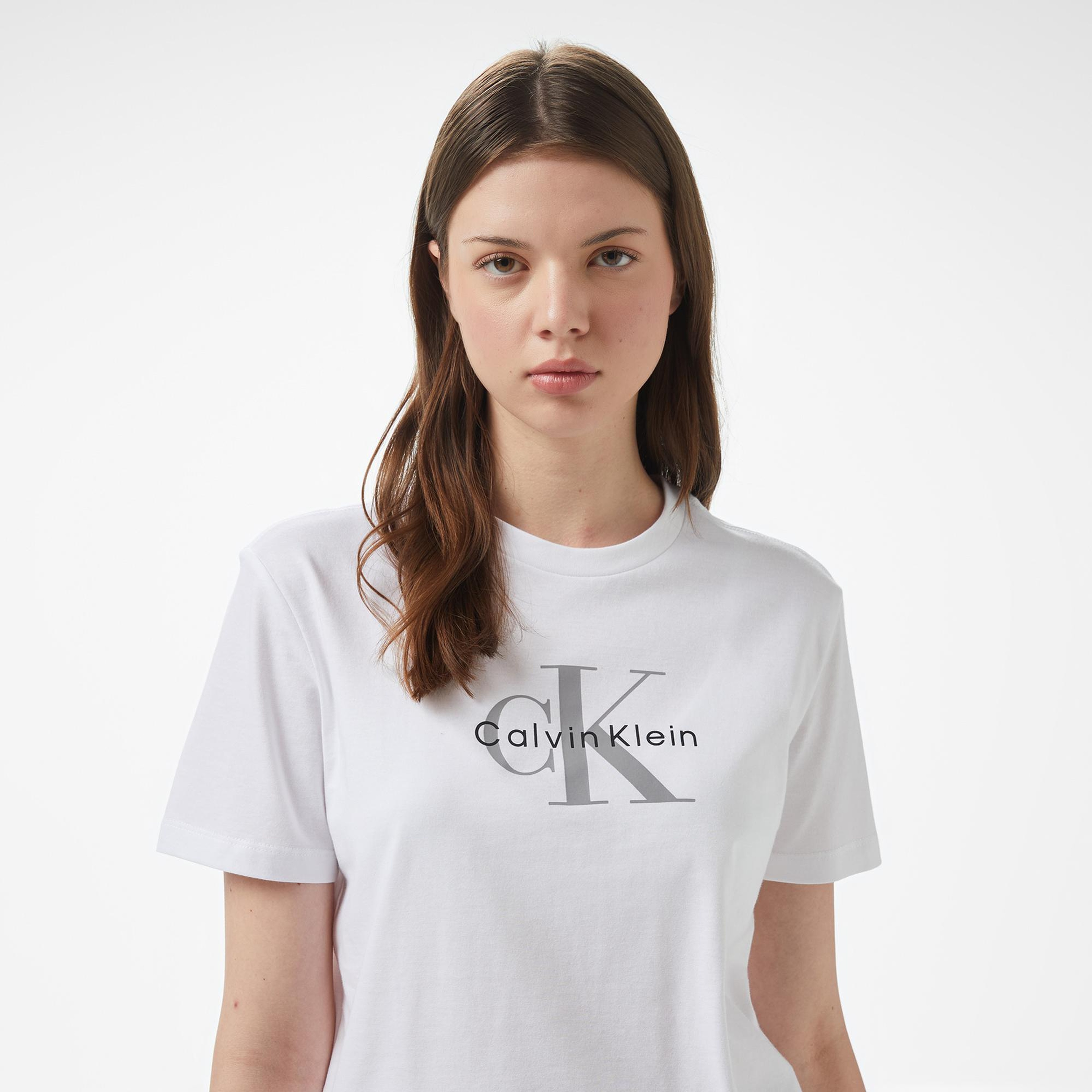 Calvin Klein Hero Classic Monologo Kadın Beyaz T-Shirt