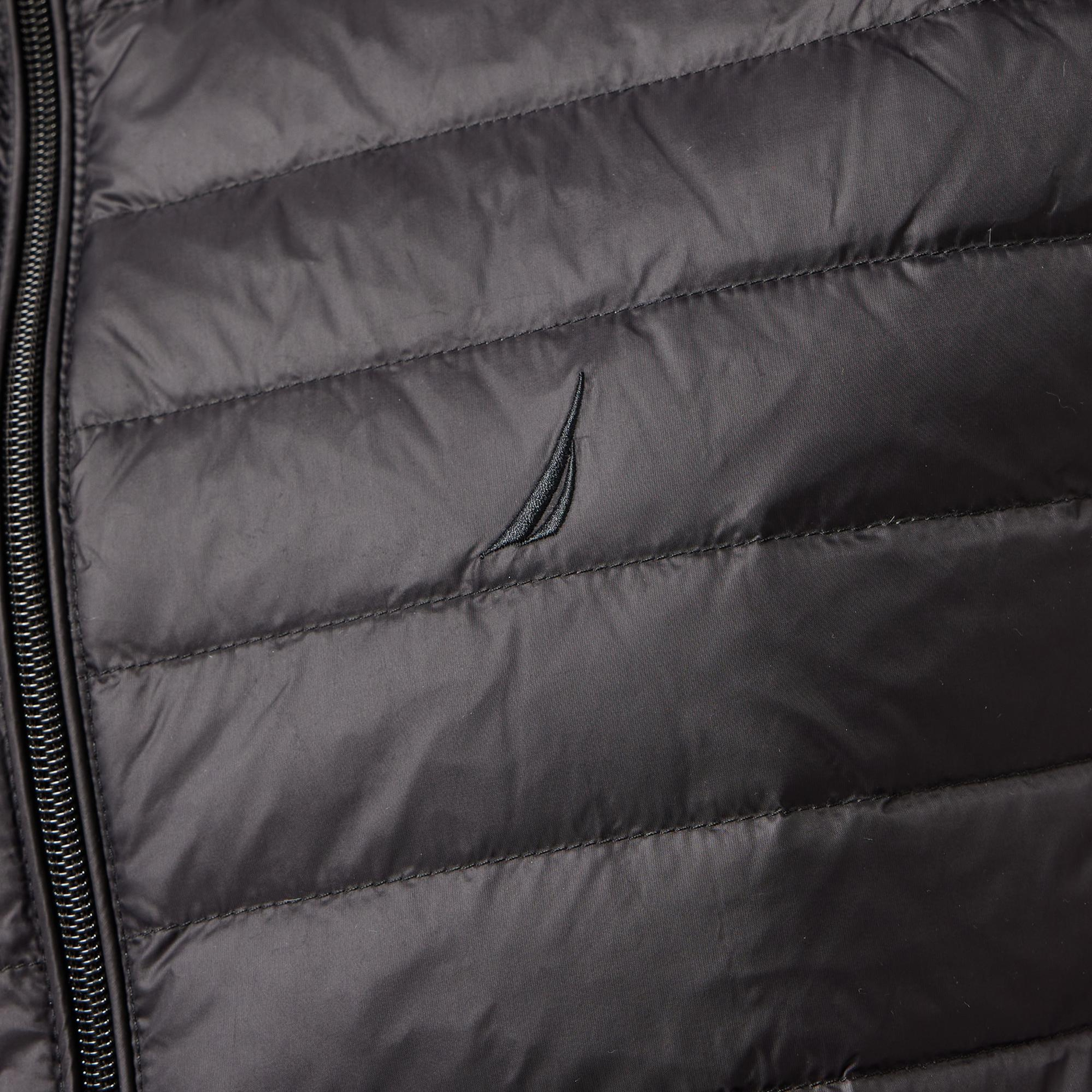 Nautica Erkek Siyah Su Kaydırma Özellikli Kaz Tüyü Yelek