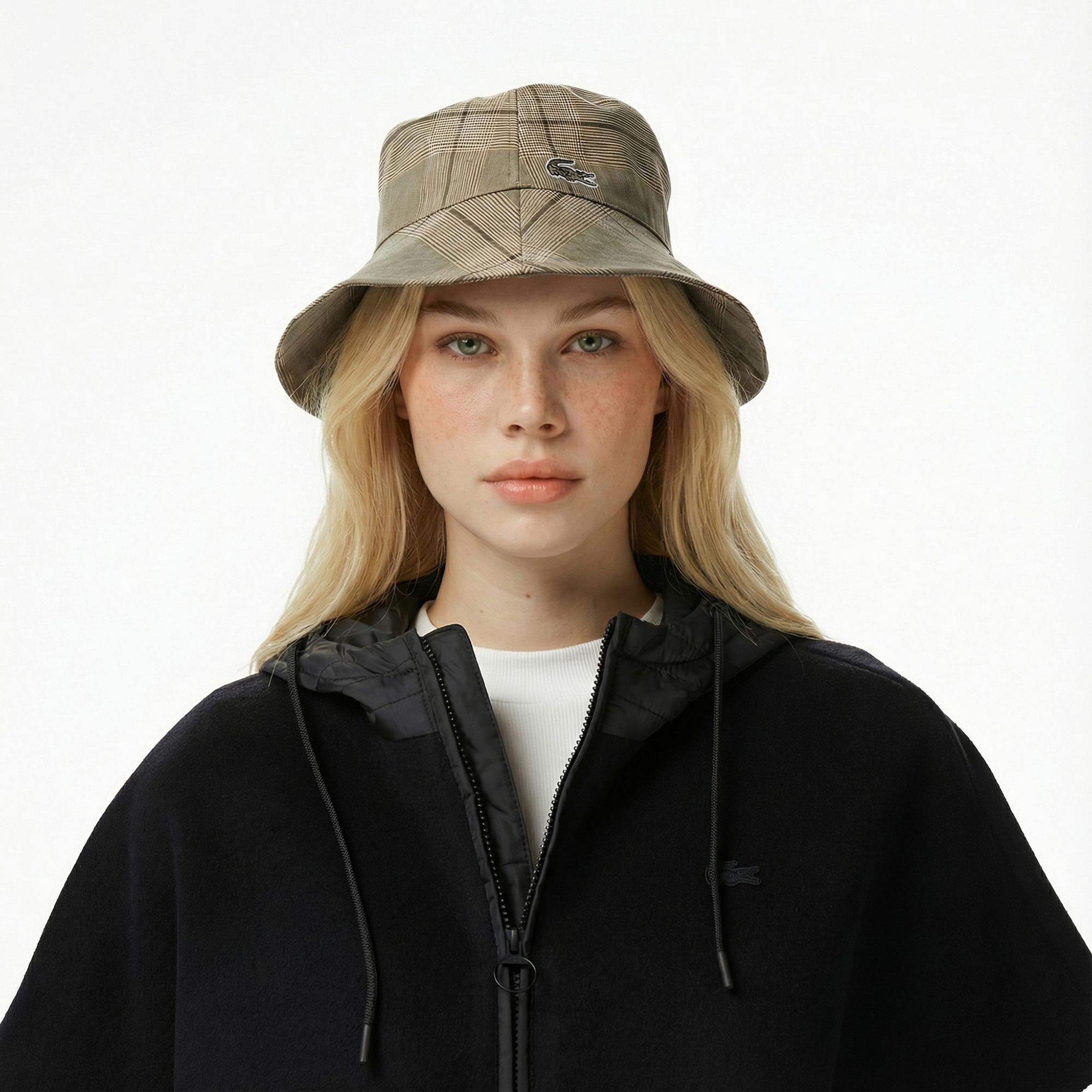 Lacoste Kadın Kapüşonlu Siyah Mont