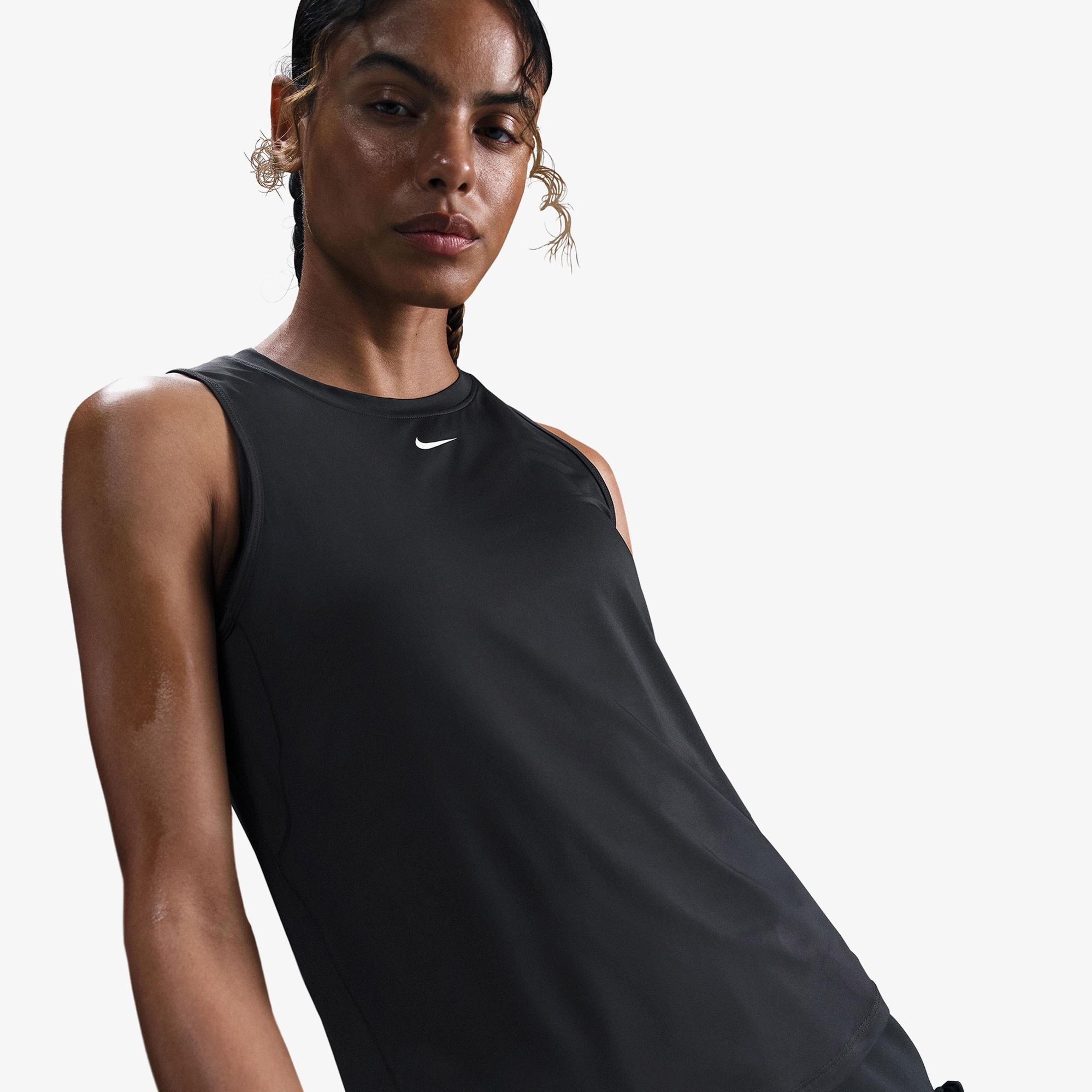 Nike One Classic Dri-Fit Kadın Siyah Kolsuz T-Shirt