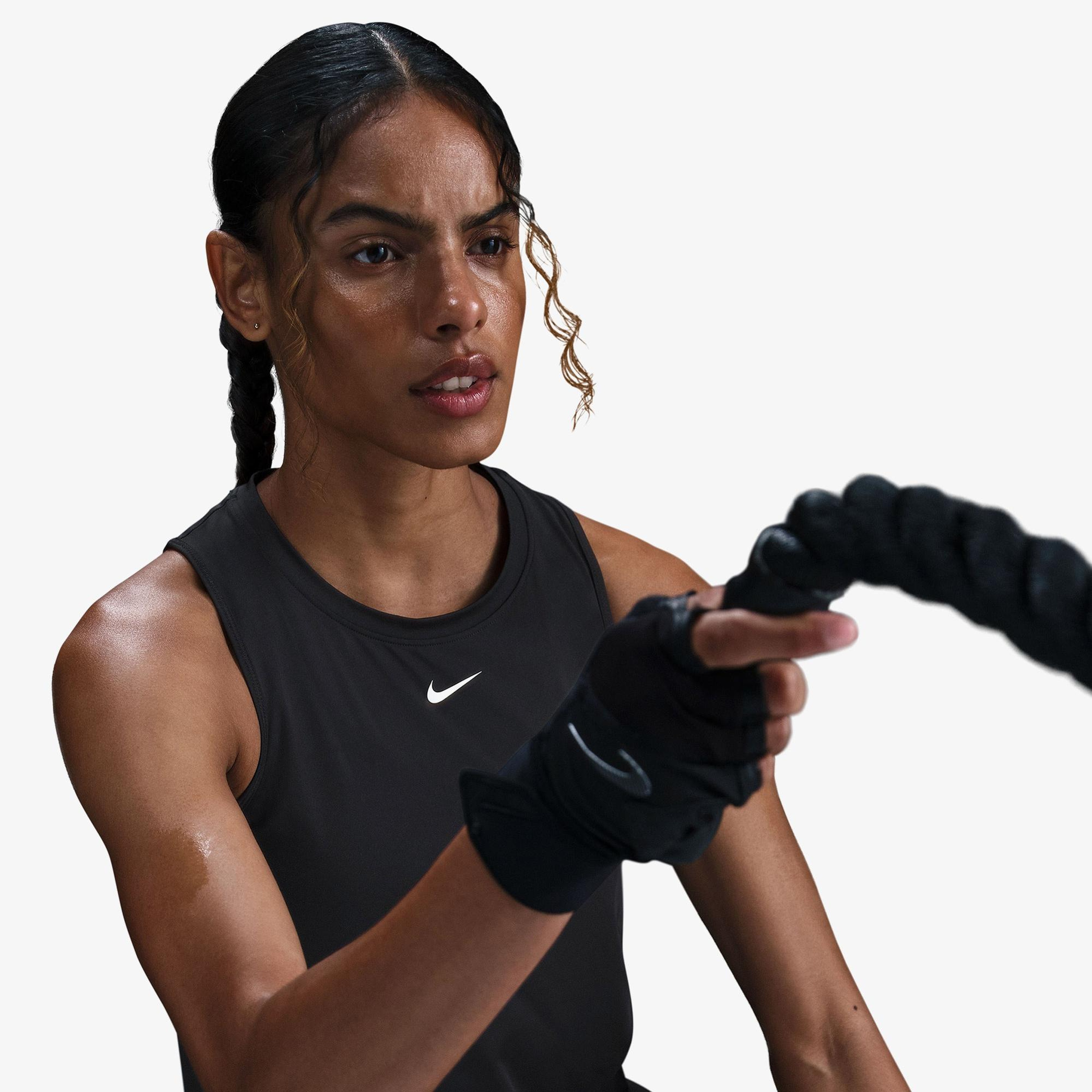Nike One Classic Dri-Fit Kadın Siyah Kolsuz T-Shirt