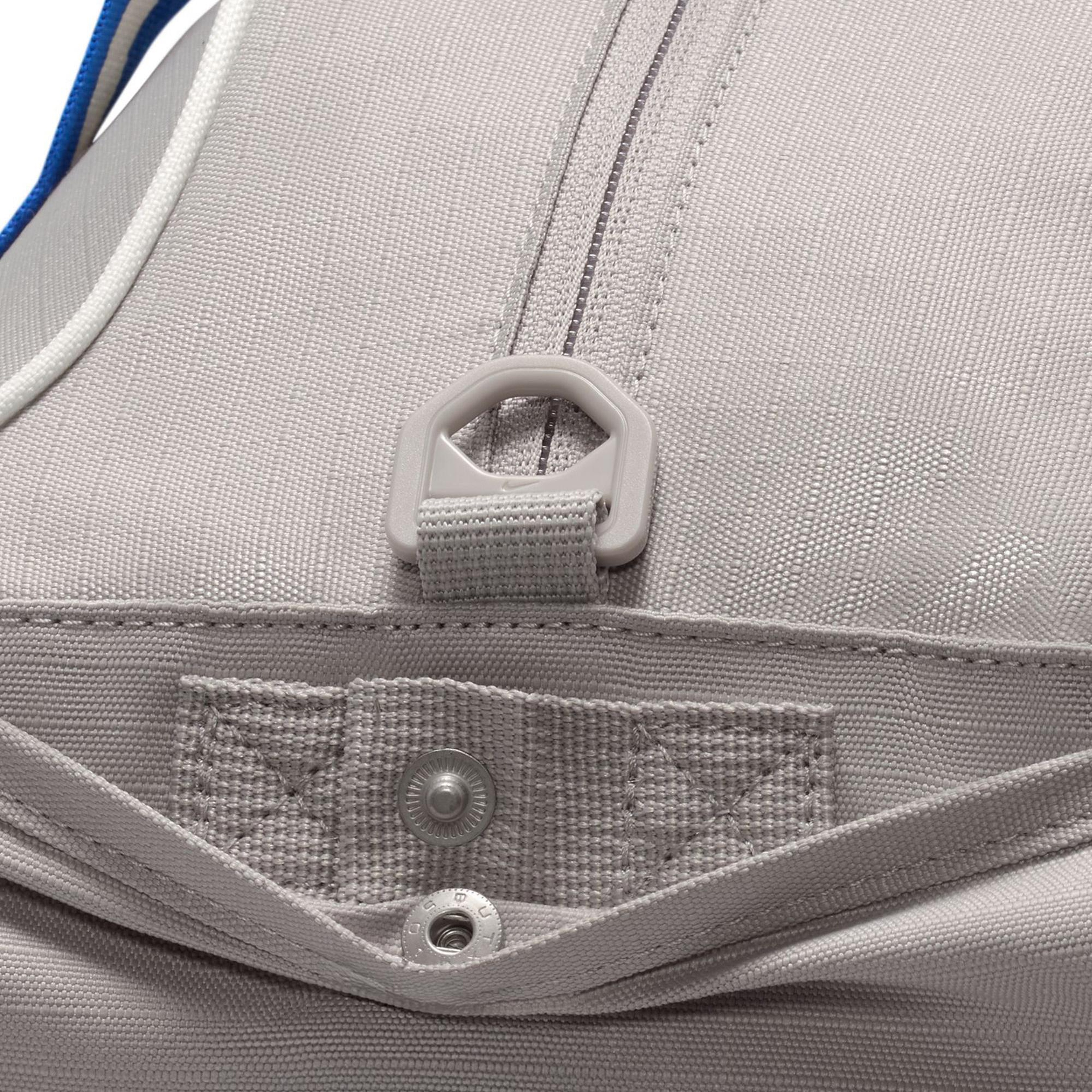 Nike Gym Club Retro Kadın Gri Spor Çantası