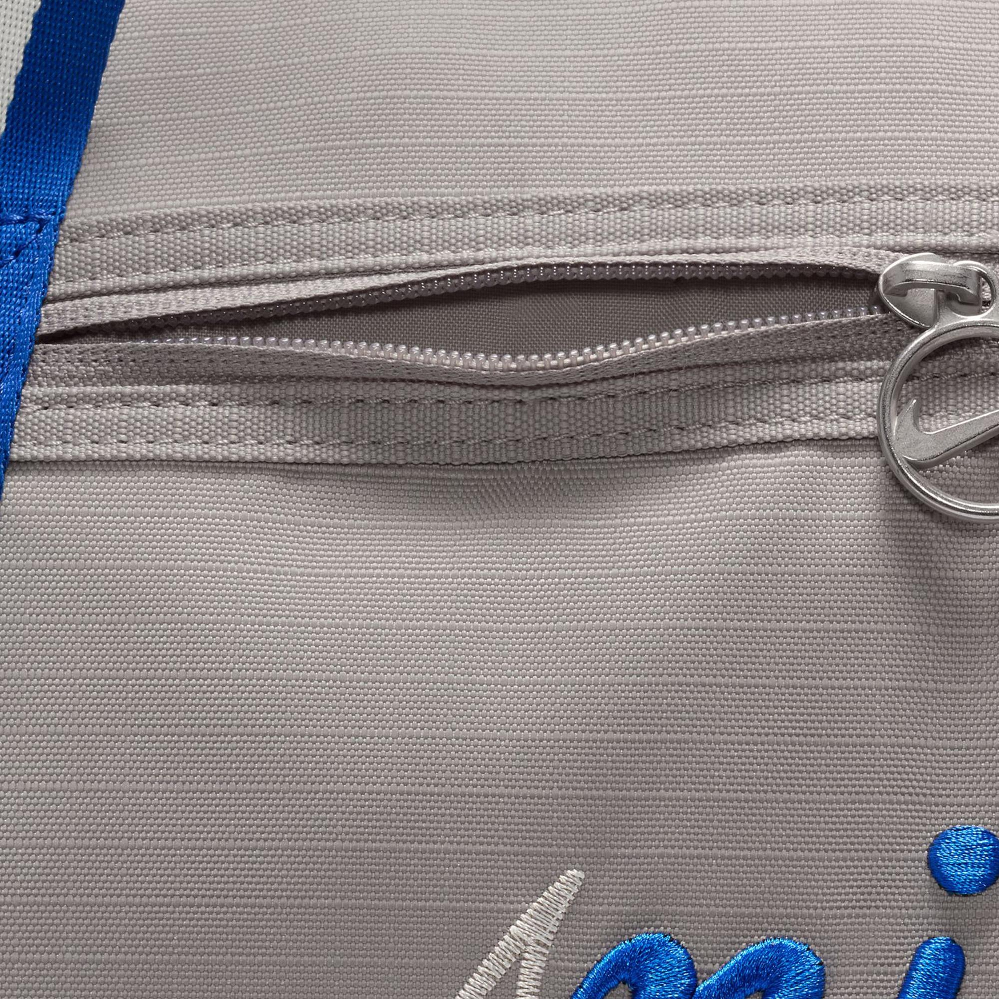 Nike Gym Club Retro Kadın Gri Spor Çantası