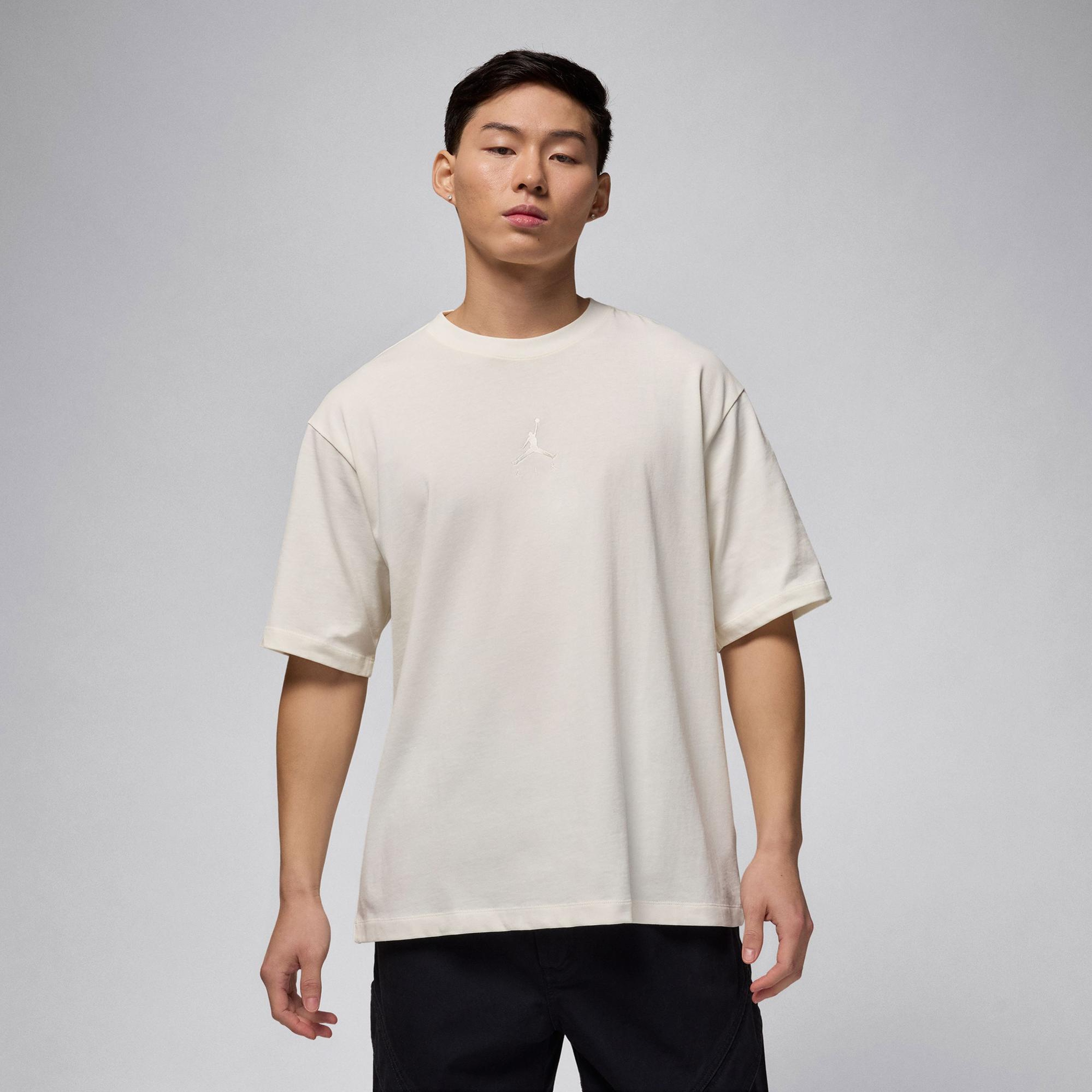 Jordan Flight Essentials Erkek Beyaz T-Shirt