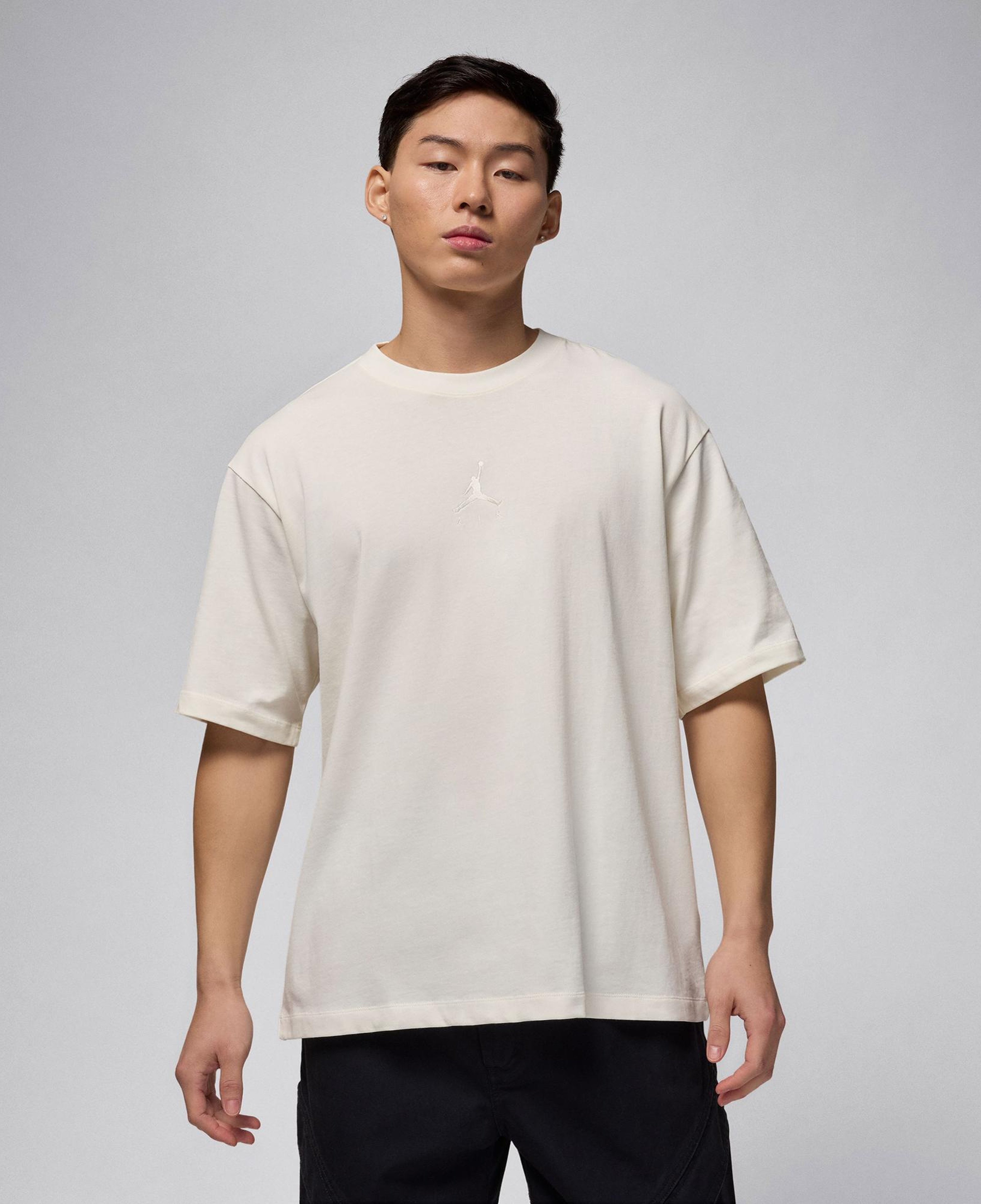 Jordan Flight Essentials Erkek Beyaz T-Shirt