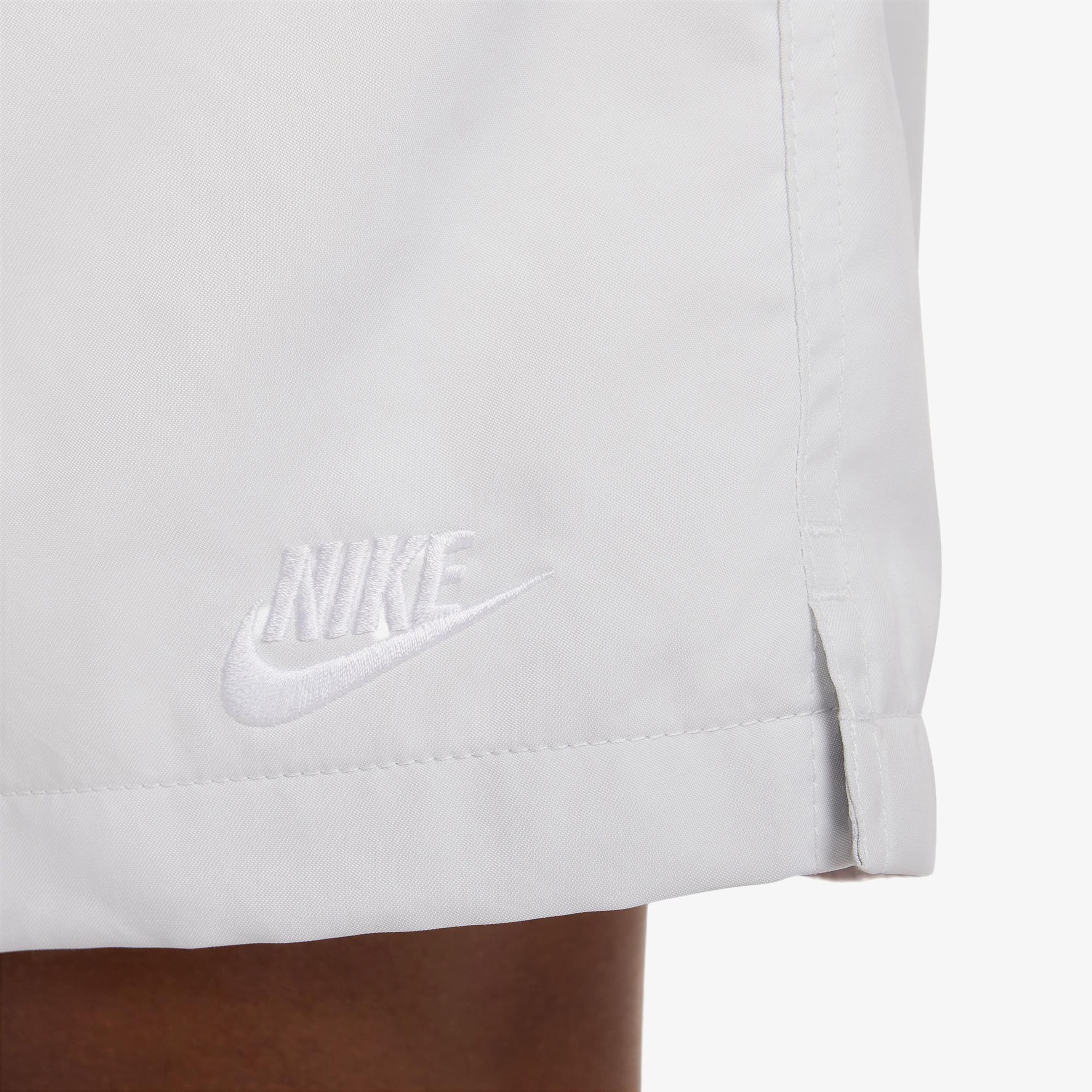 Nike Club Flow Erkek Beyaz Şort