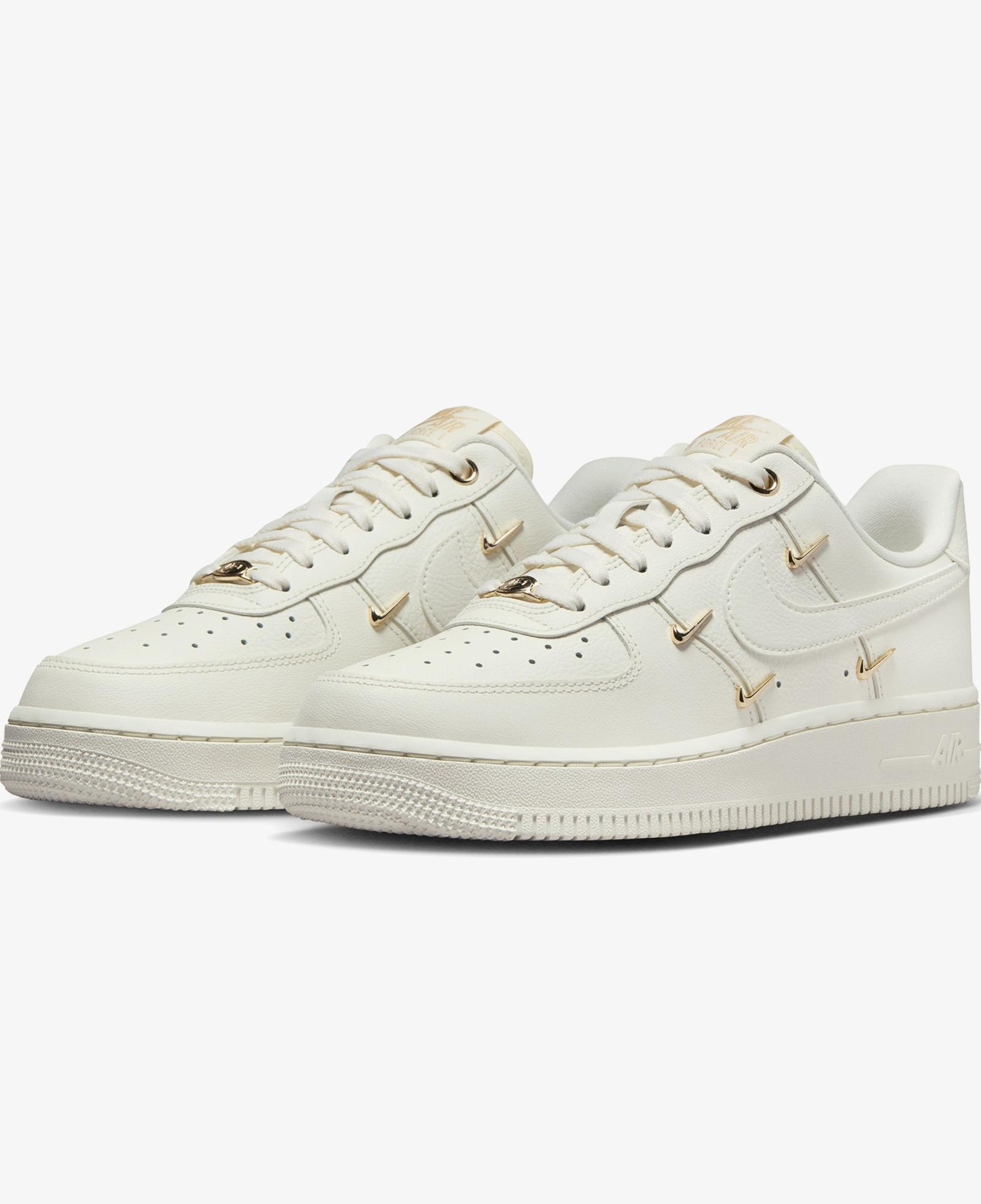 Nike Air Force 1 '07 LX Kadın Krem Rengi Spor Ayakkabı