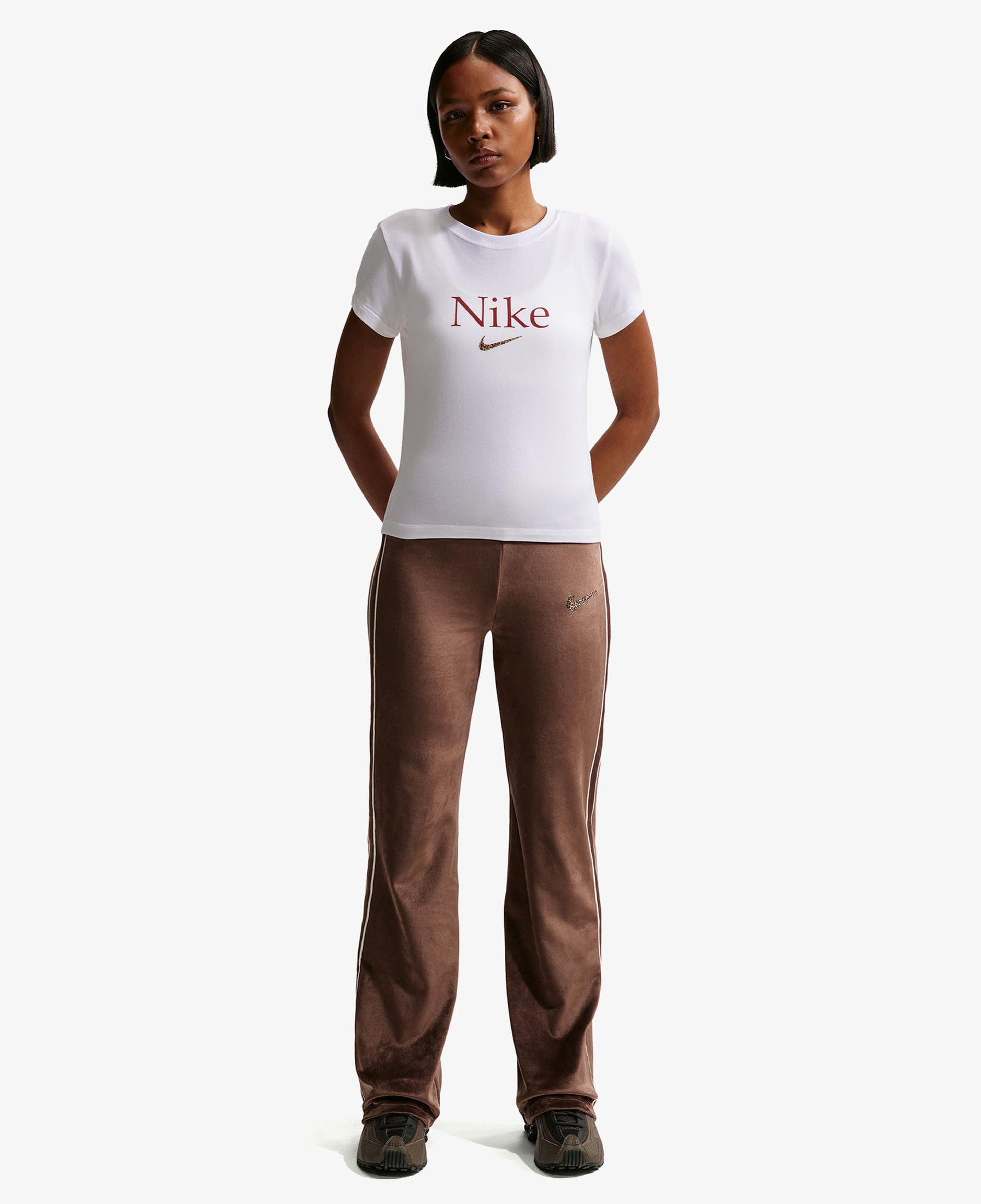 Nike Sportswear Kadın Beyaz Crop T-Shirt