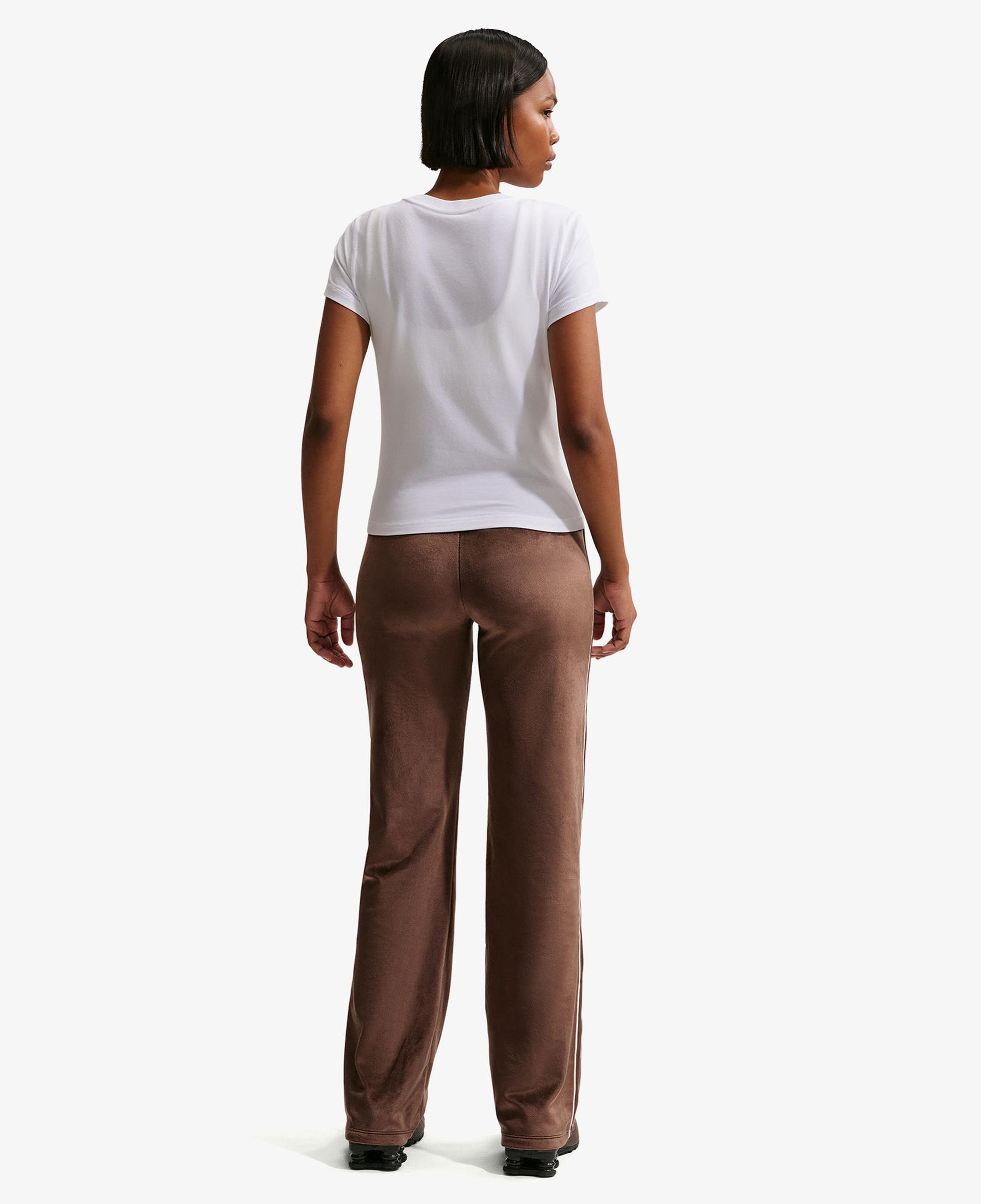 Nike Sportswear Kadın Beyaz Crop T-Shirt