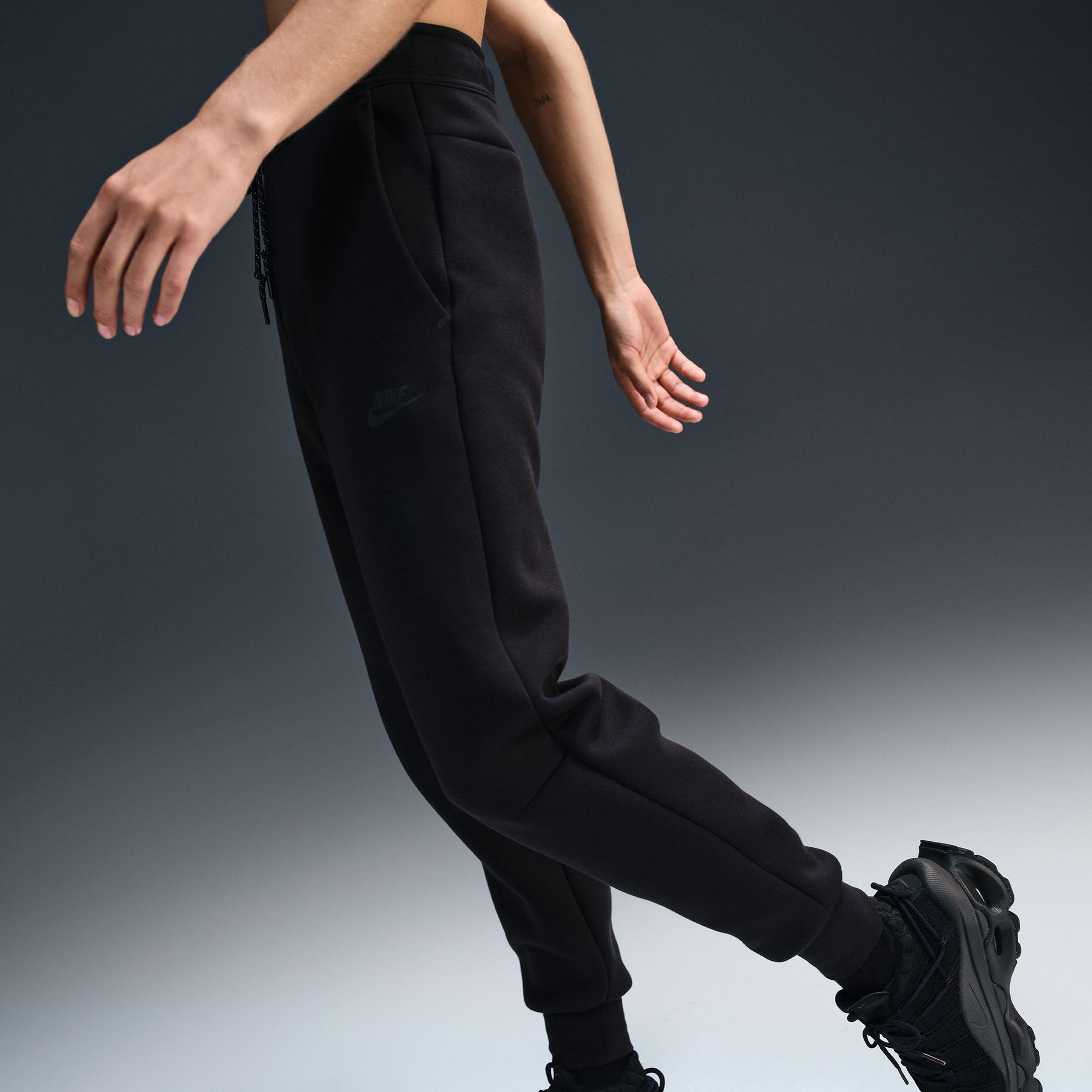 Nike Sportswear Tech Fleece Kadın Siyah Eşofman Altı