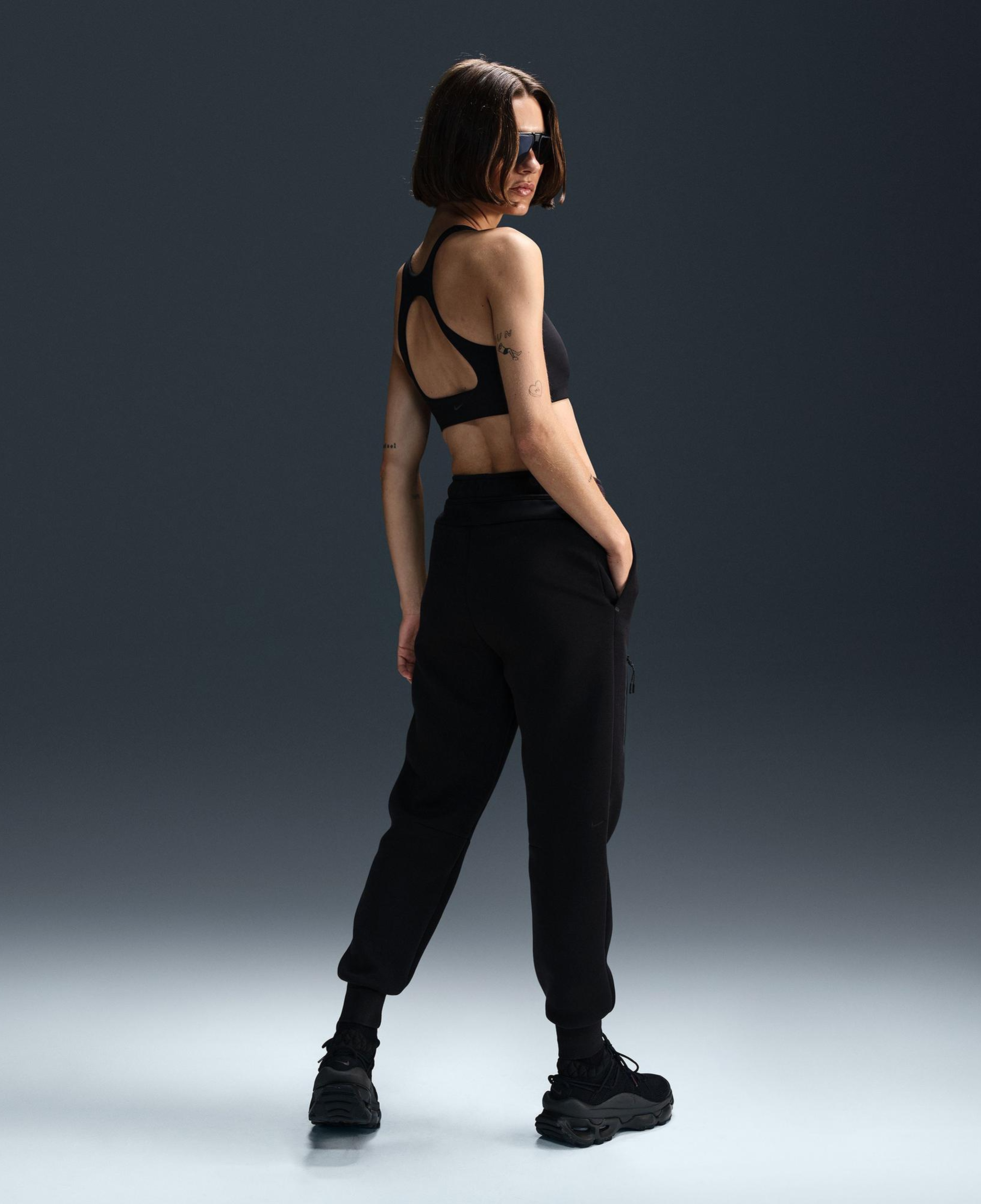 Nike Sportswear Tech Fleece Kadın Siyah Eşofman Altı