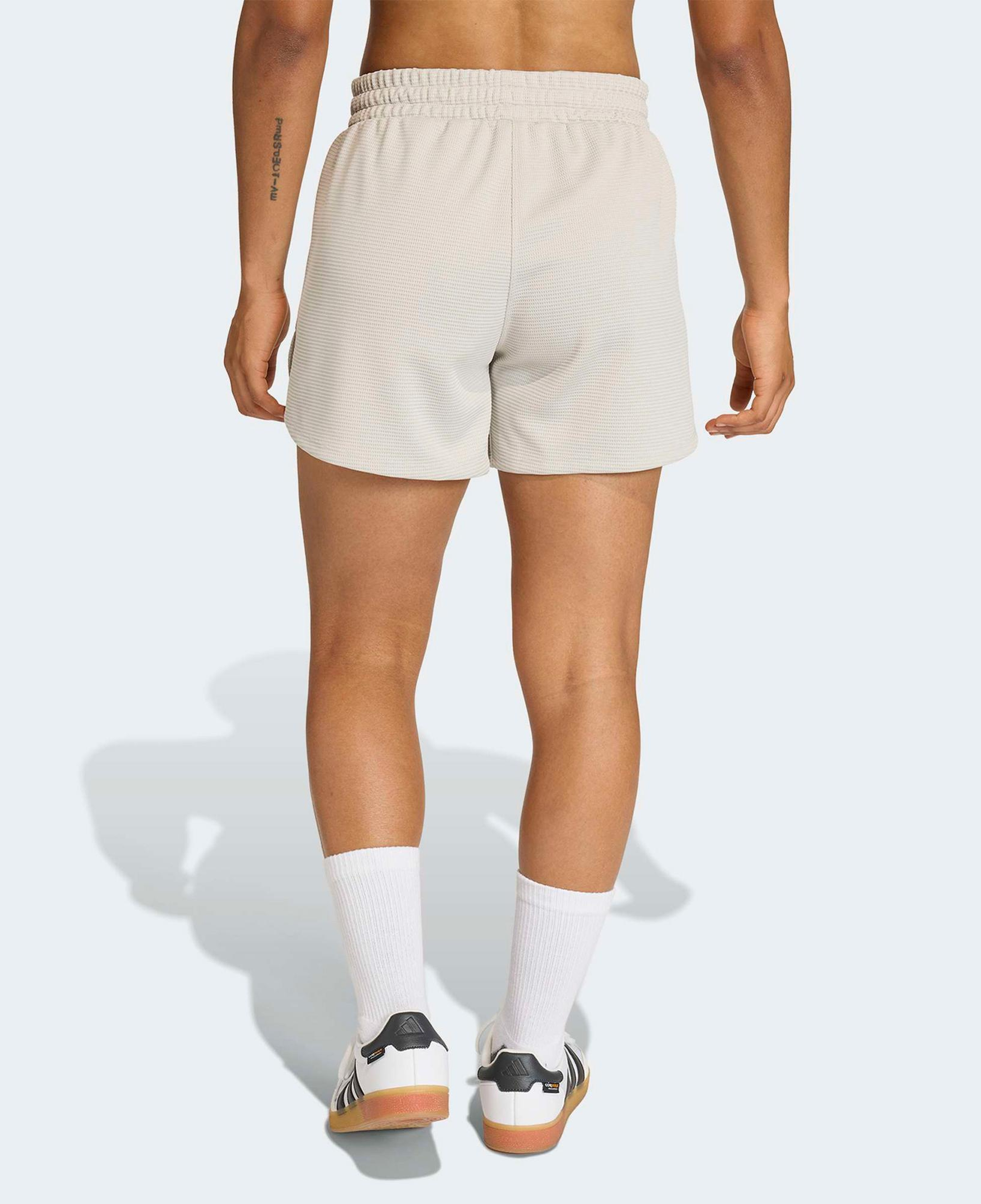 adidas Pacer Workout Waffle Kadın Bej Şort