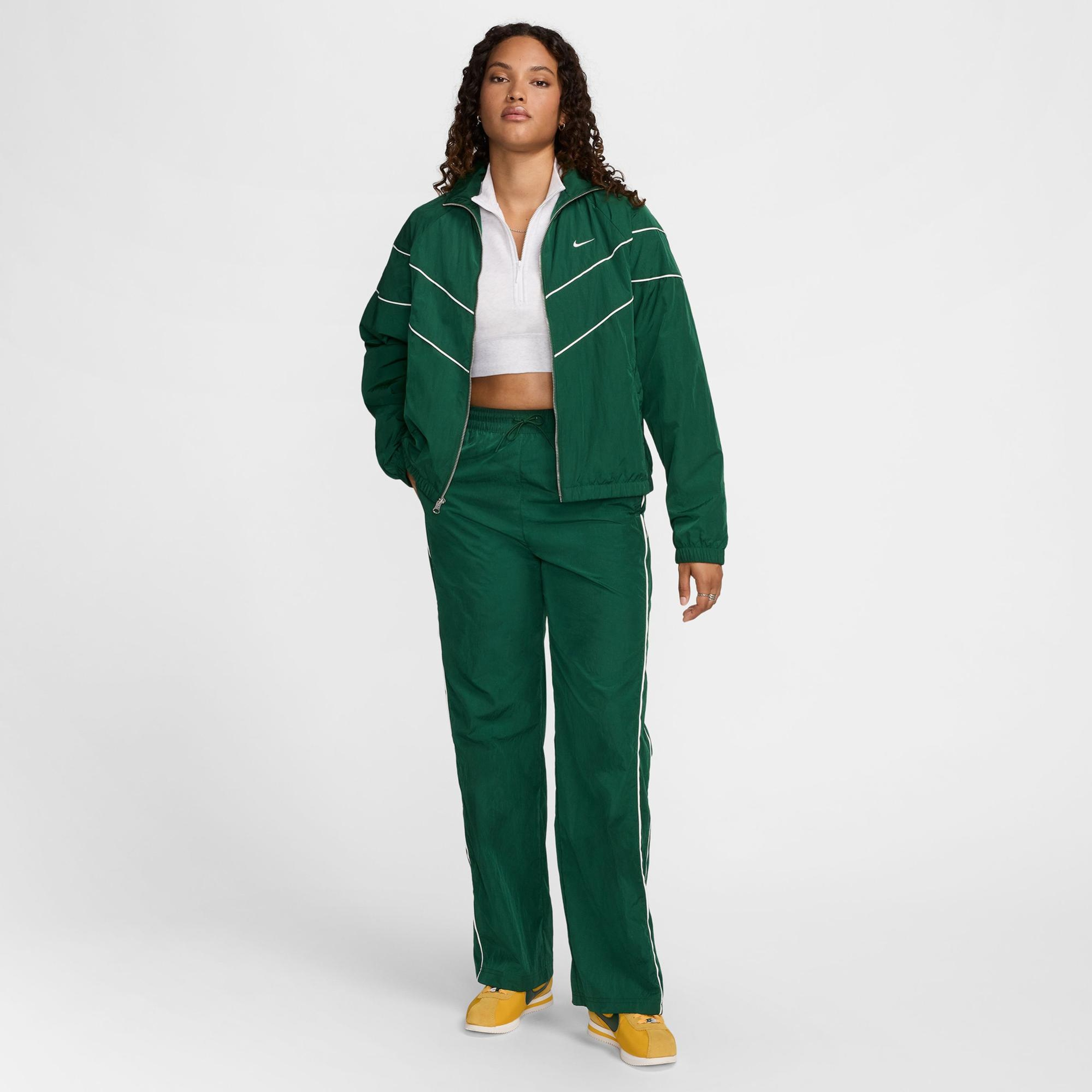 Nike Sportswear Chill Terry Kadın Beyaz Crop T-Shirt