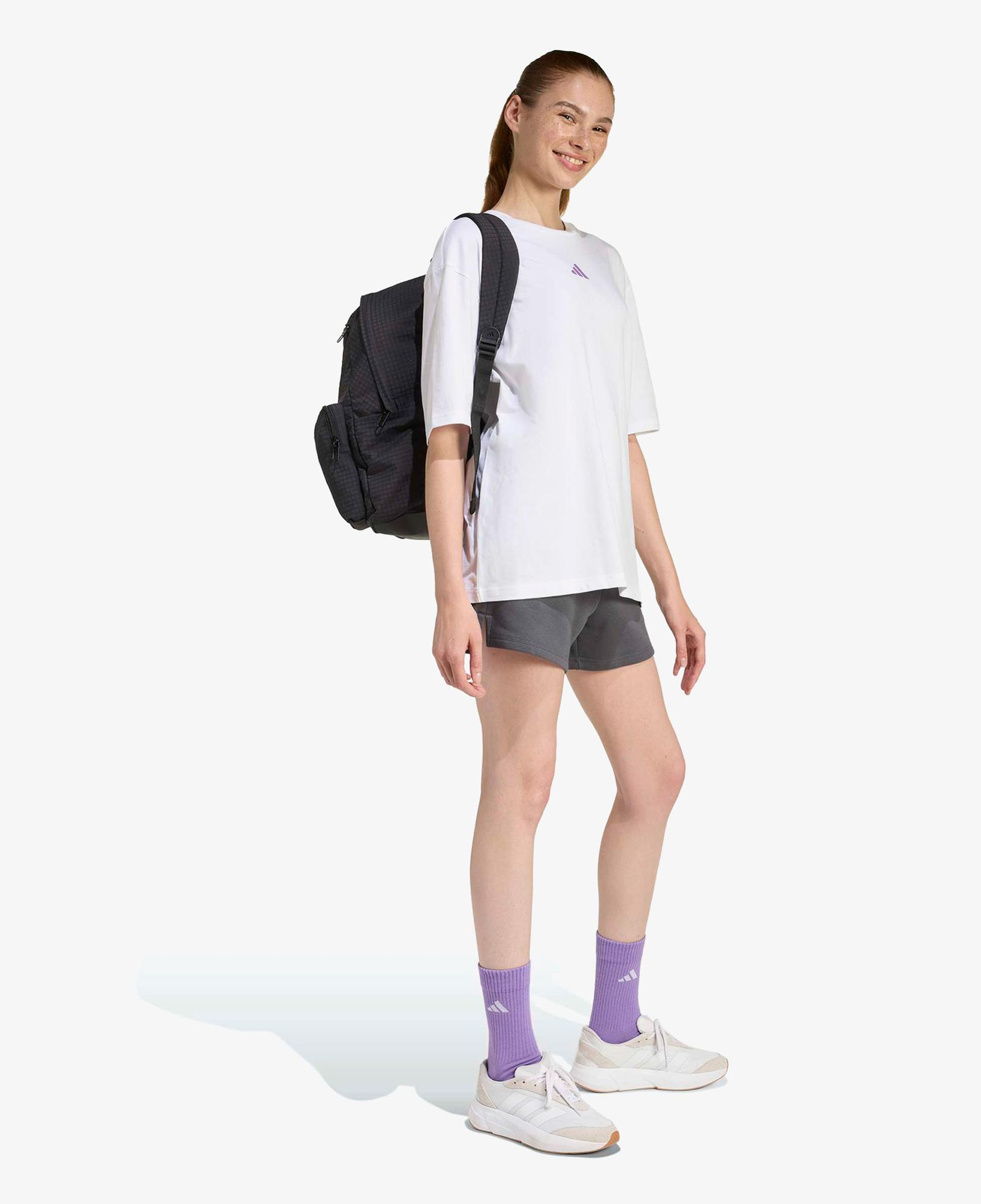 adidas Soft Sports Graphic Kadın Beyaz T-Shirt