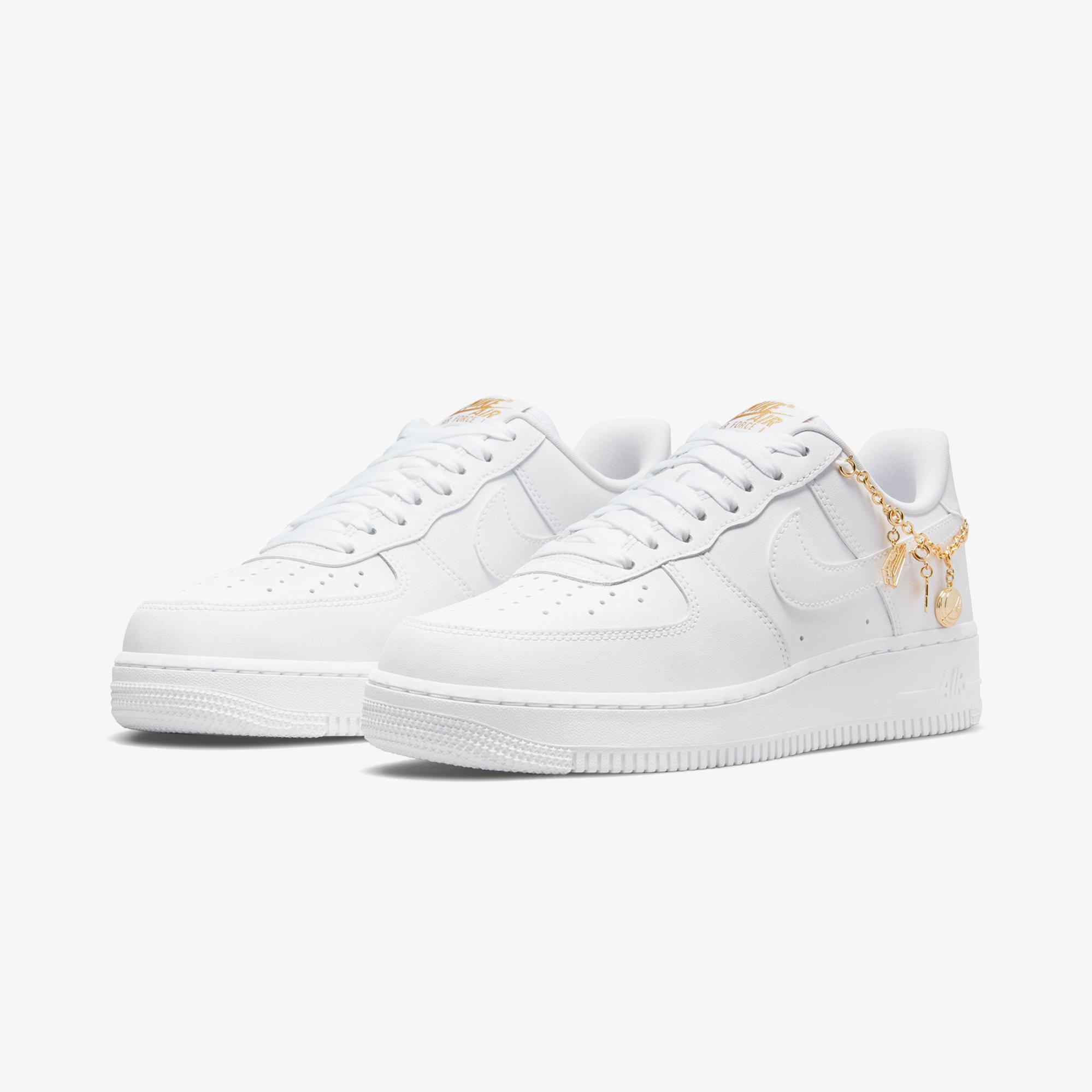 Nike Beyaz Nike Air Force 1 LX